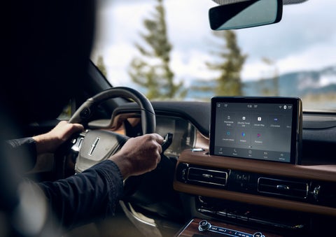 The center touch screen in a 2024 Lincoln Aviator® SUV is shown | Vista Lincoln Woodland Hills in Woodland Hills CA