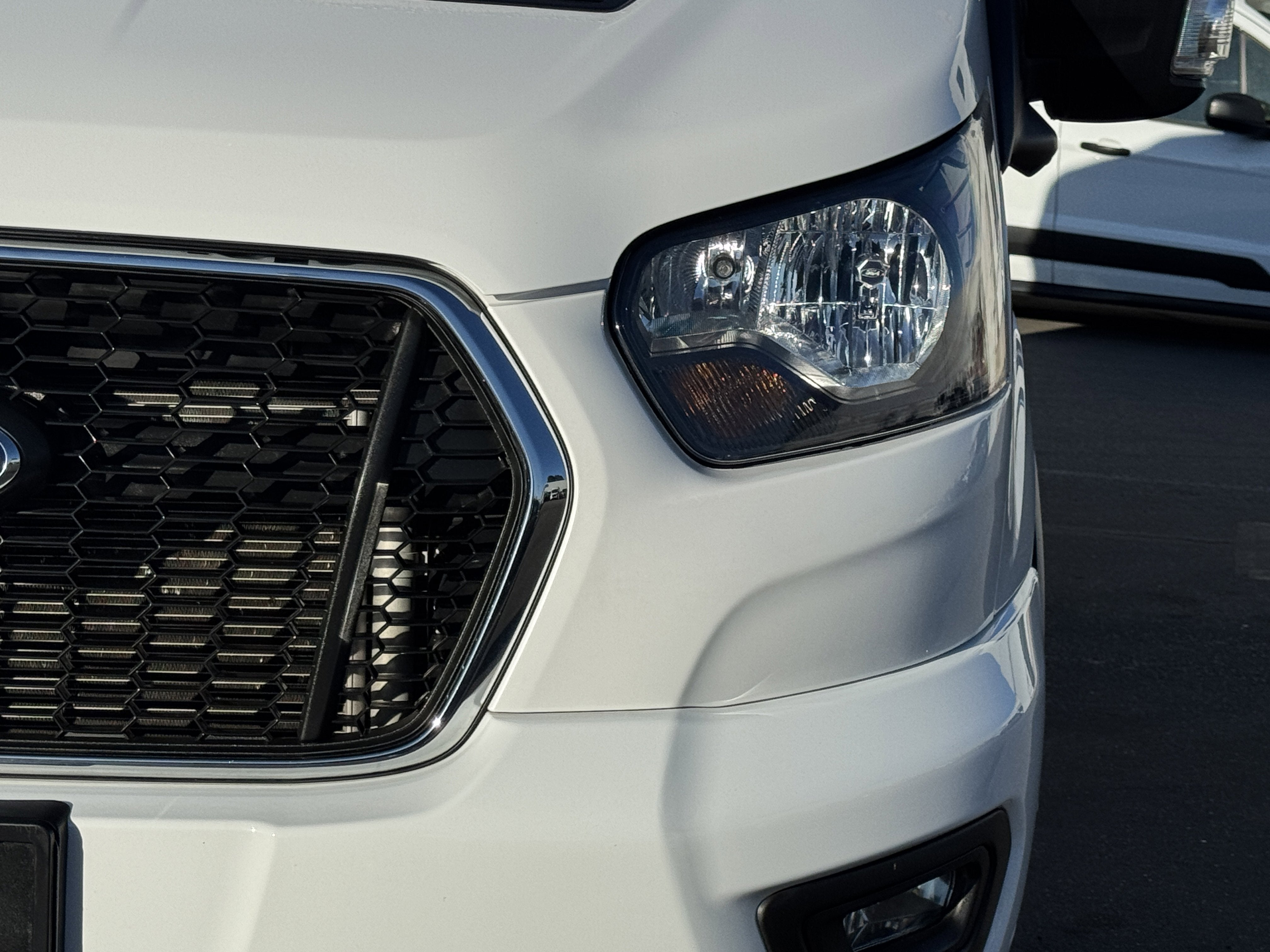 2023 Ford Transit Passenger Wagon XLT