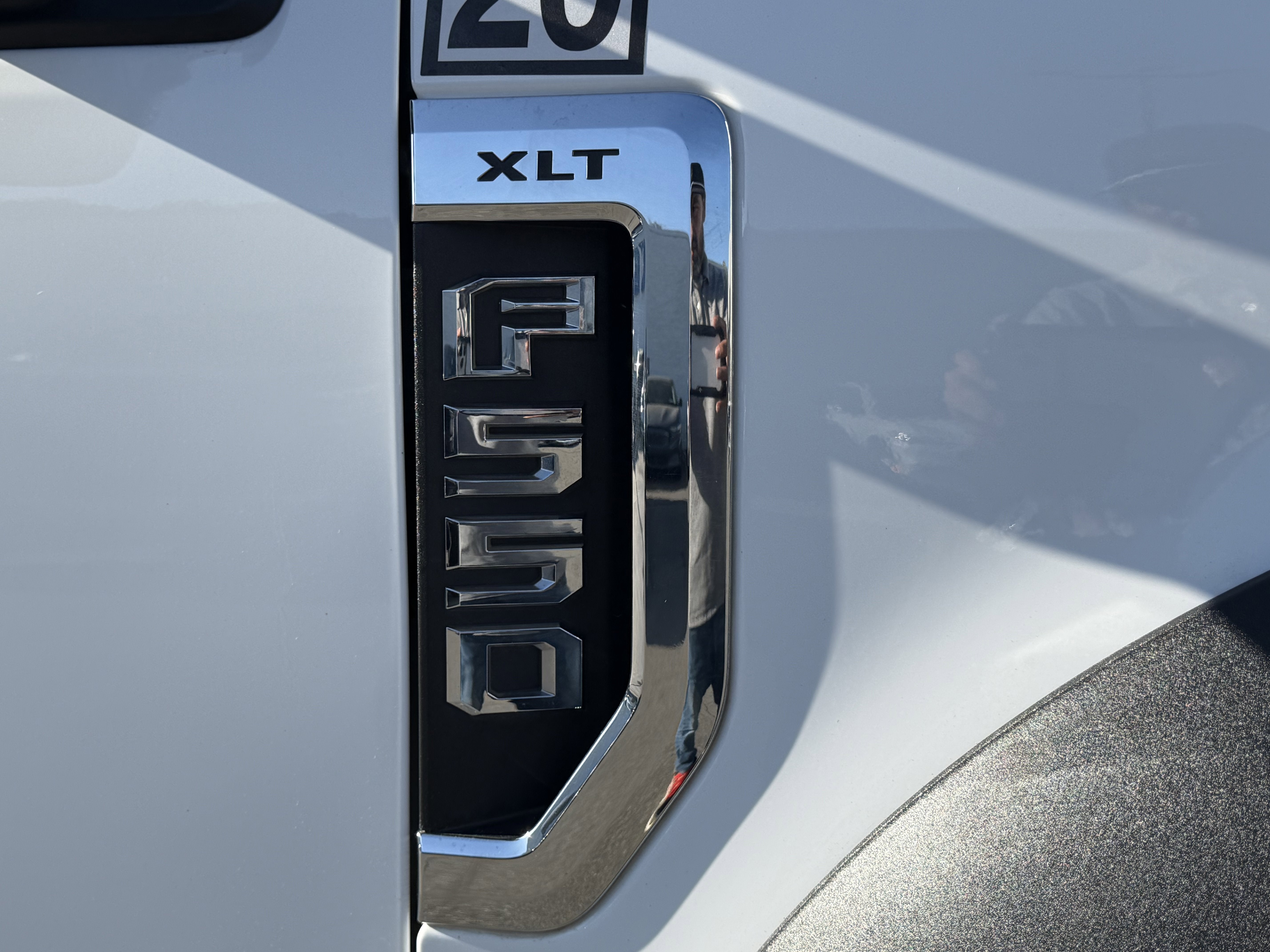 2022 Ford Super Duty F-550 DRW XLT 2WD Crew Cab 203 WB 84 CA