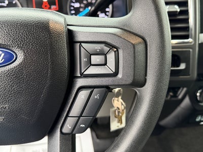 2017 Ford Super Duty F-550 DRW XLT 2WD Crew Cab 203 WB 84 CA