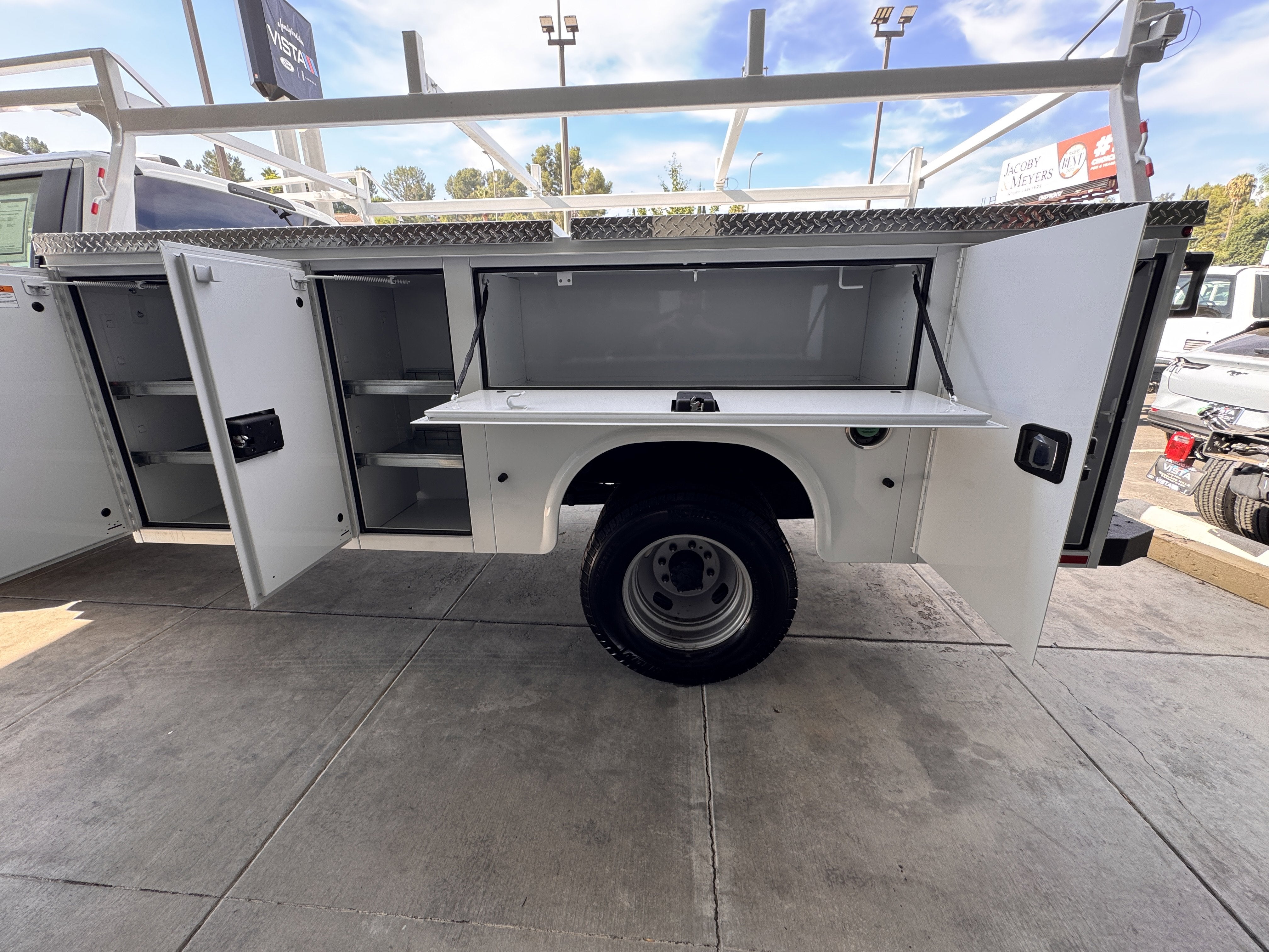 2024 Ford Super Duty F-350 DRW XL 4WD Reg Cab 145 WB 60 CA