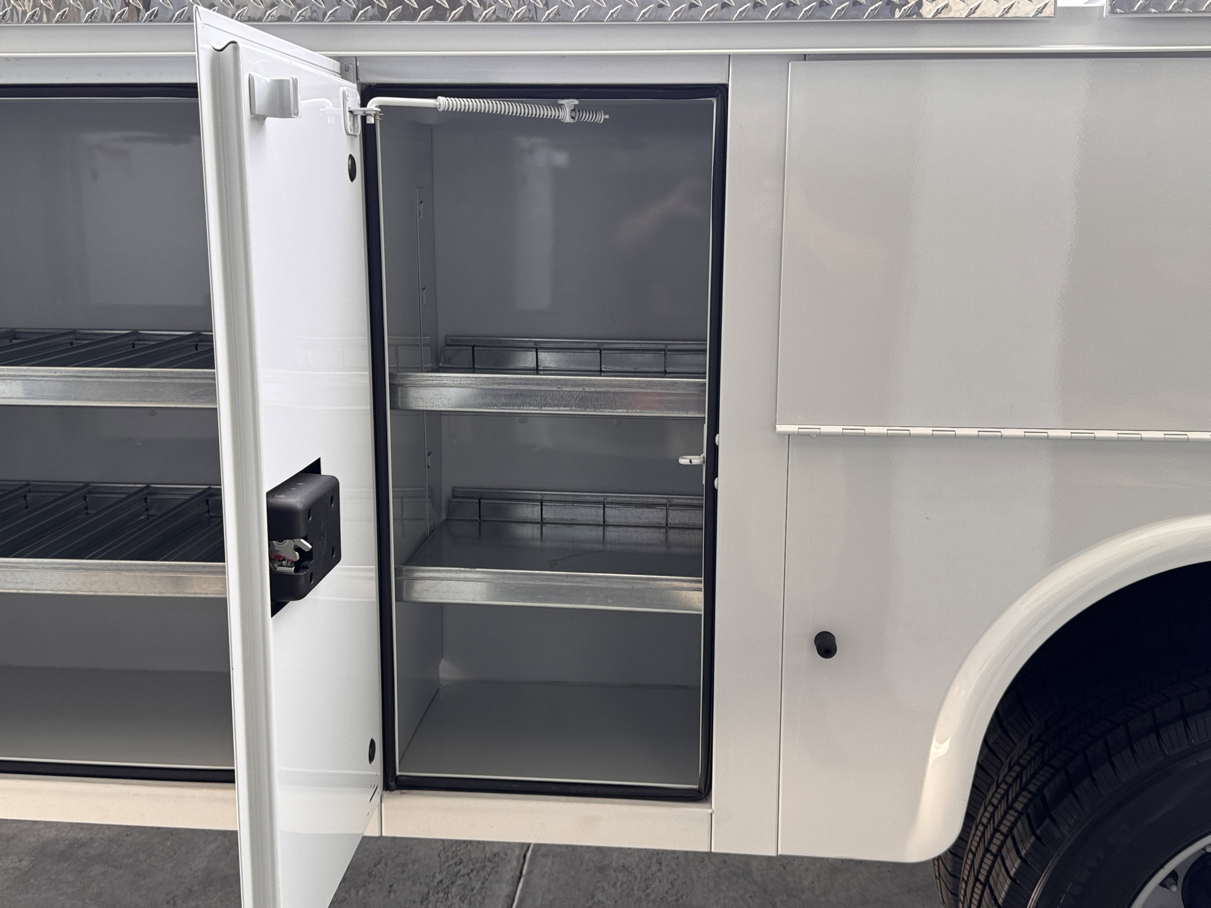 2024 Ford Super Duty F-350 DRW XL 4WD Reg Cab 145 WB 60 CA