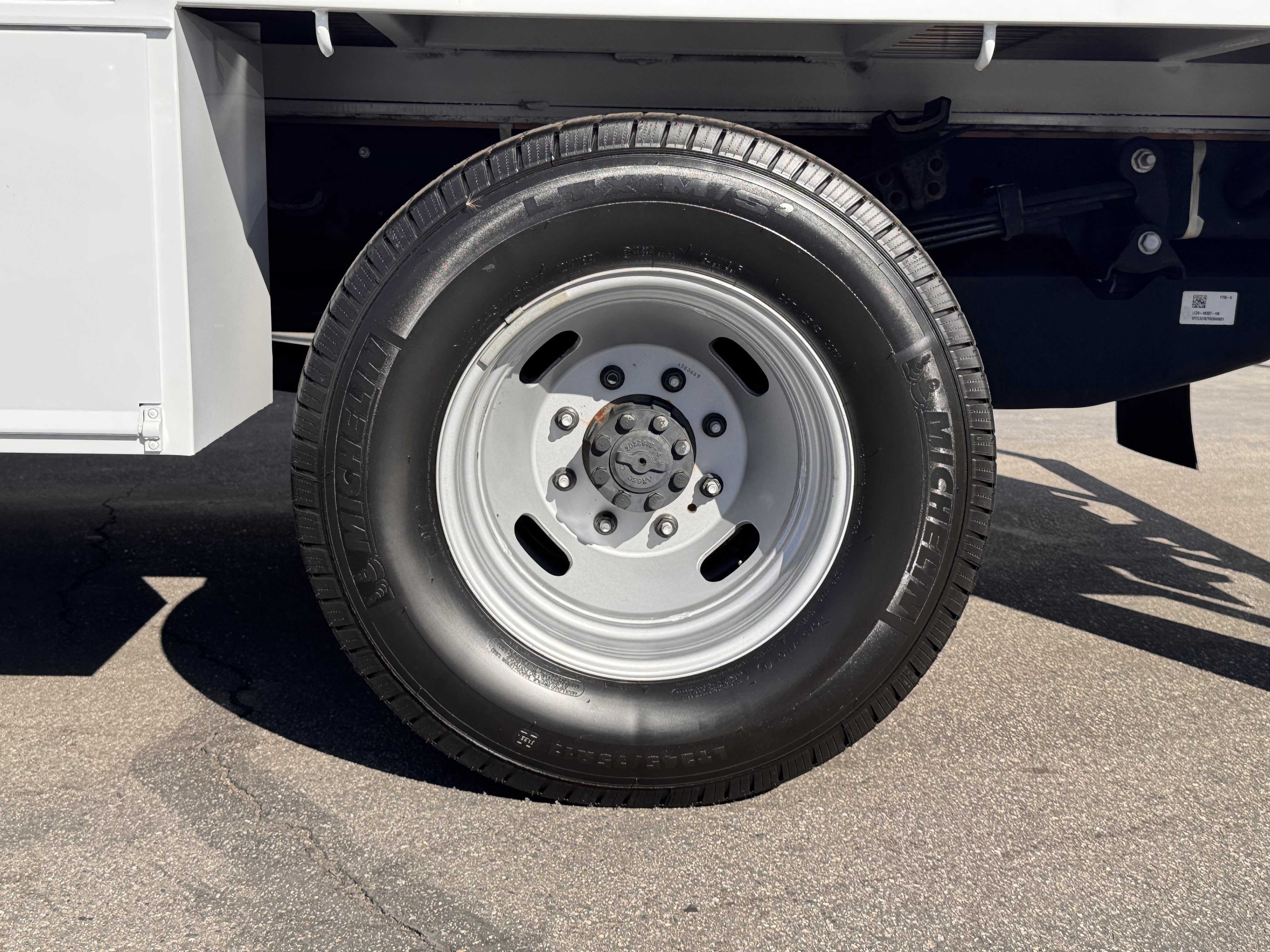 2024 Ford Super Duty F-350 DRW XL 4WD Reg Cab 145 WB 60 CA