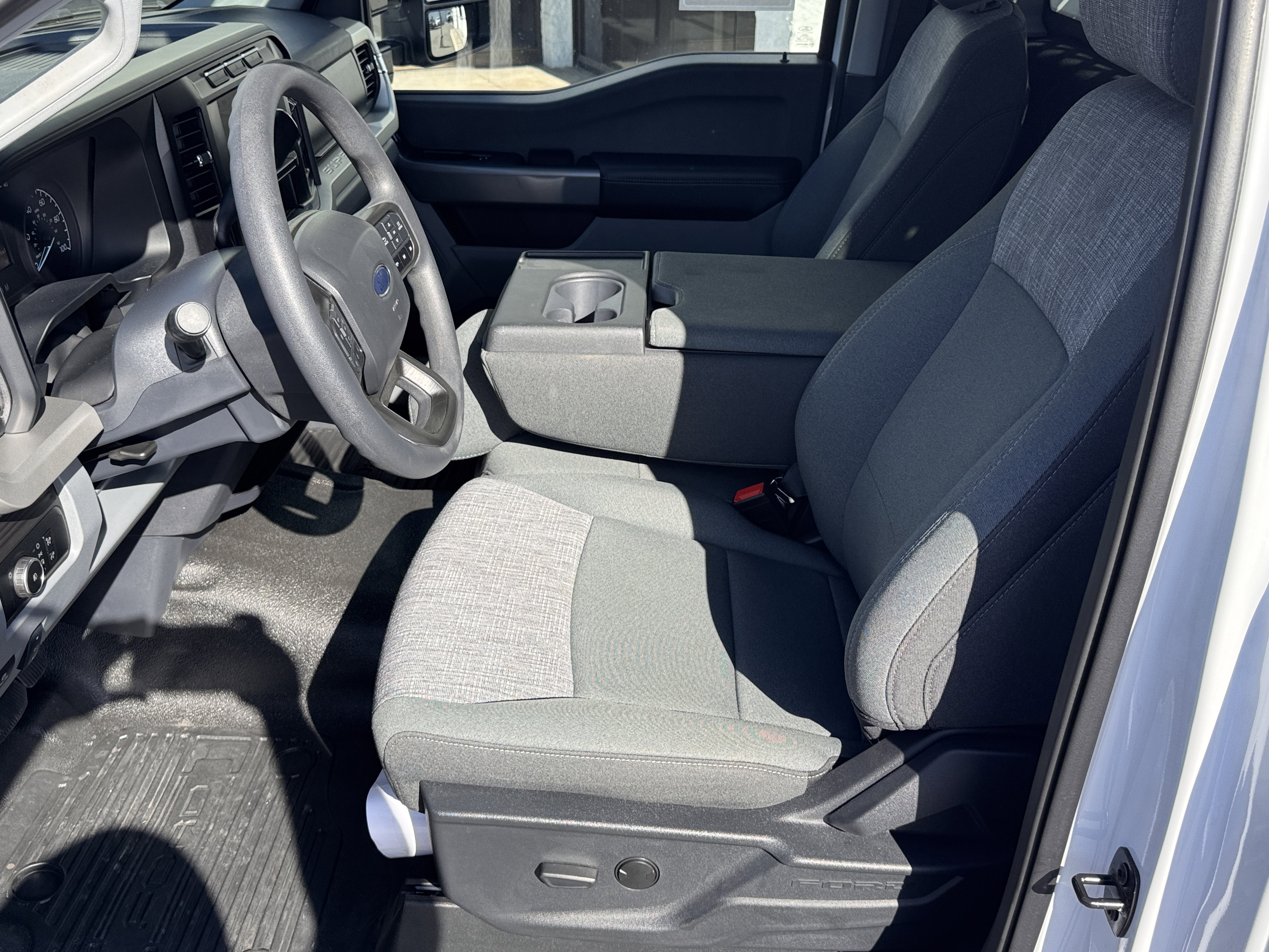 2024 Ford Super Duty F-350 DRW XL 4WD Reg Cab 145 WB 60 CA