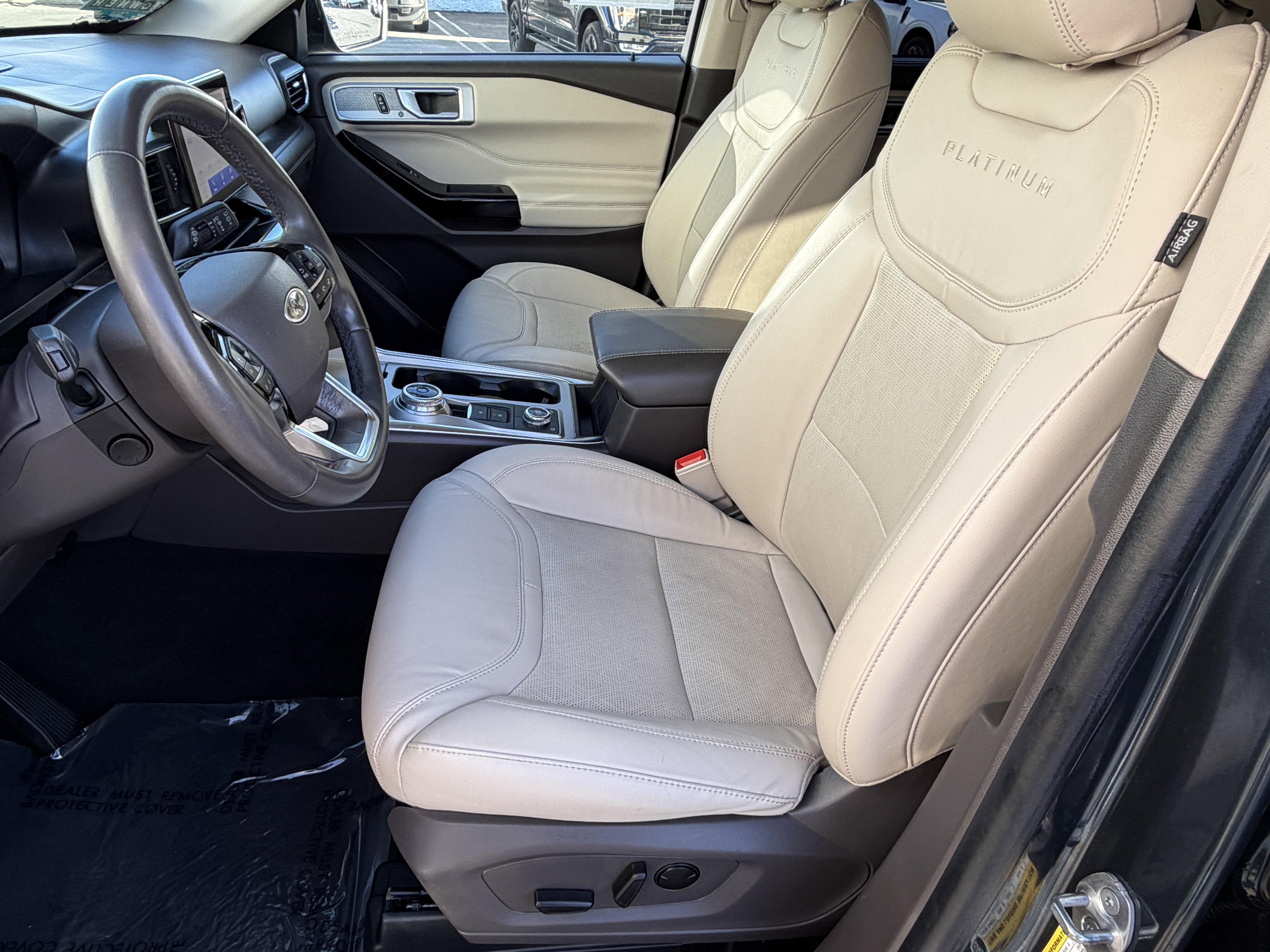 2023 Ford Explorer Platinum