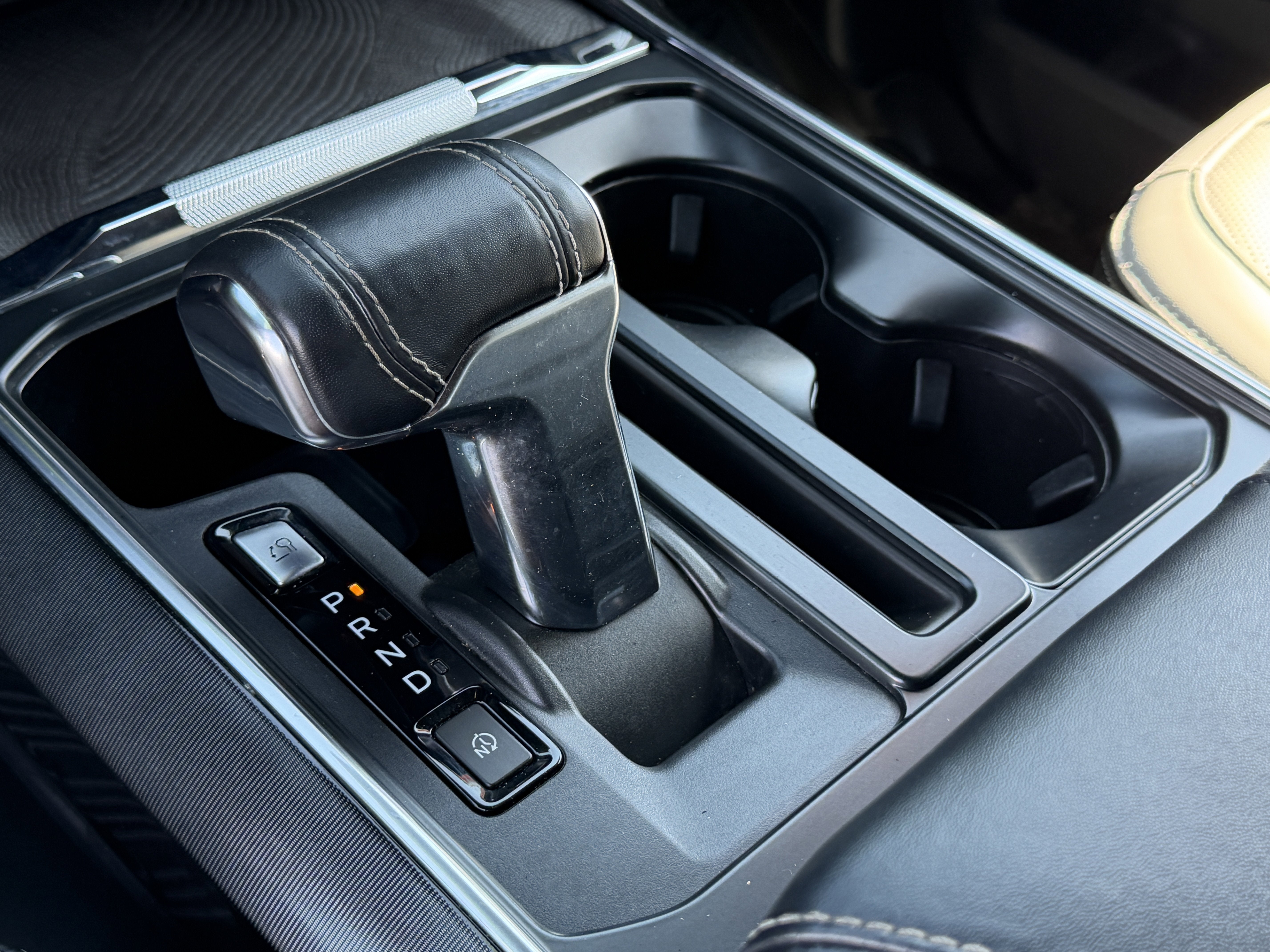 2023 Ford F-150 Lightning Platinum 4WD SuperCrew 5.5' Box