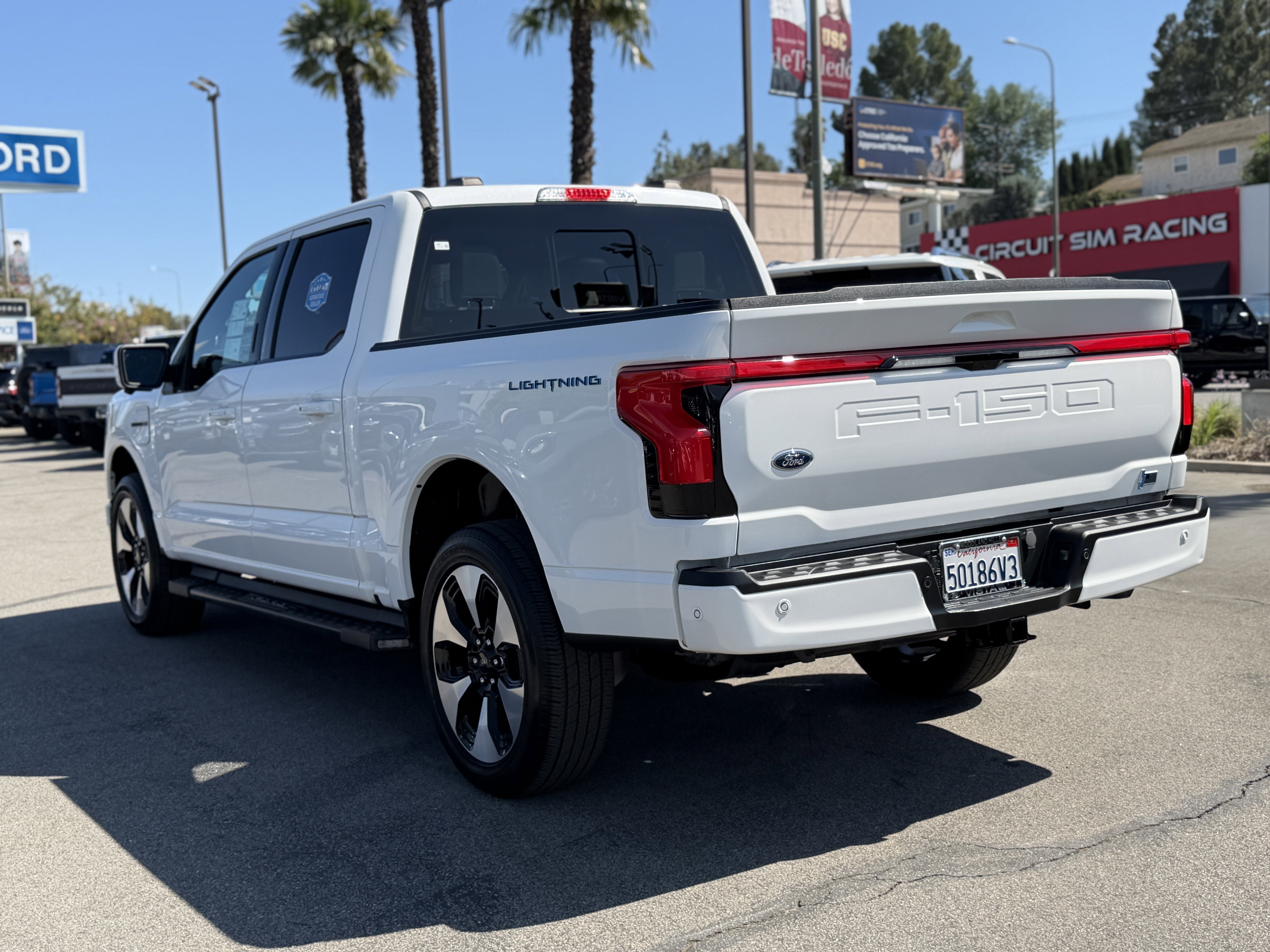 2023 Ford F-150 Lightning Platinum 4WD SuperCrew 5.5' Box