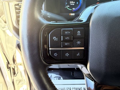 2022 Ford F-150 Lightning Platinum 4WD SuperCrew 5.5' Box