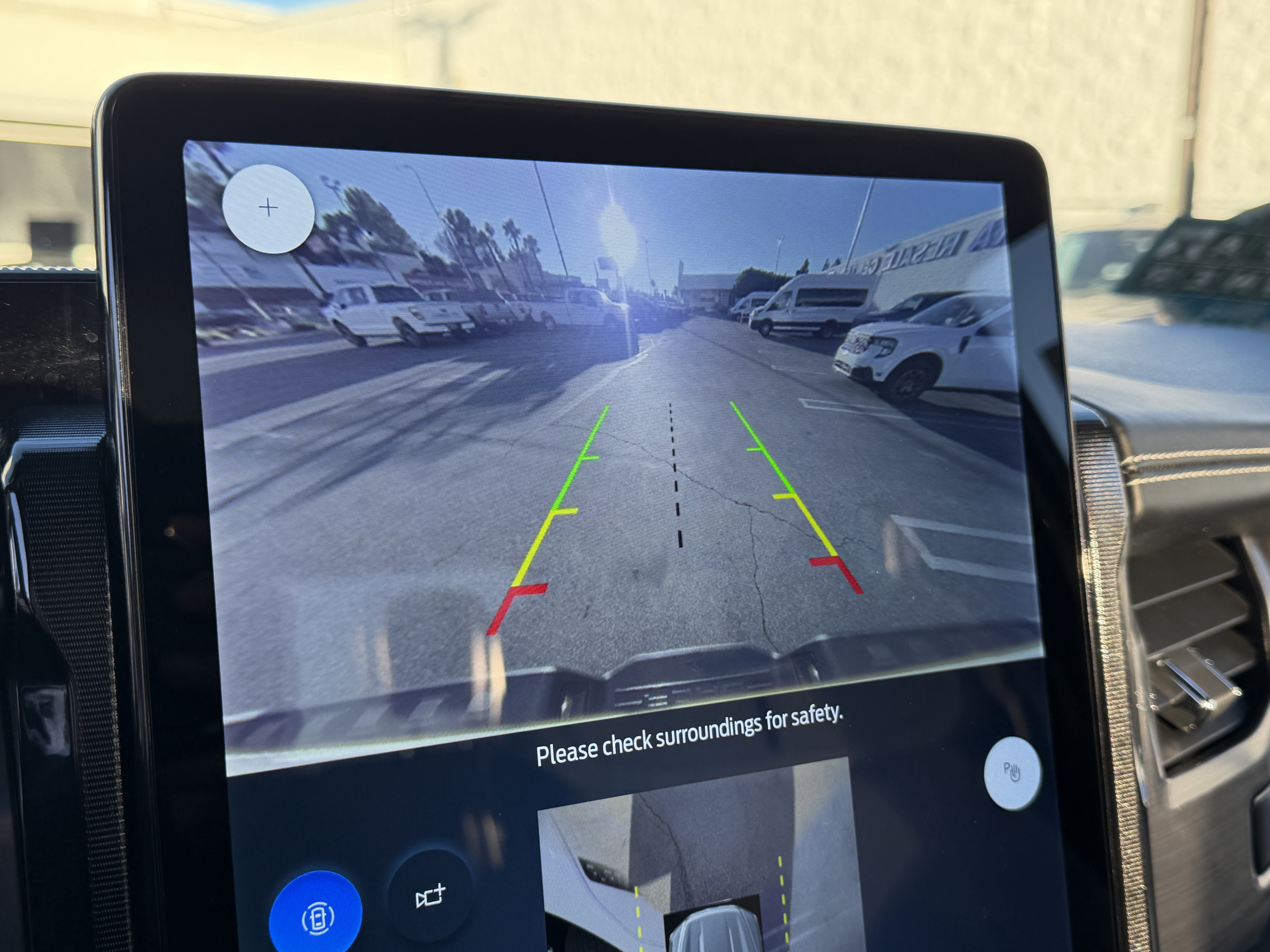 2022 Ford F-150 Lightning Platinum 4WD SuperCrew 5.5' Box