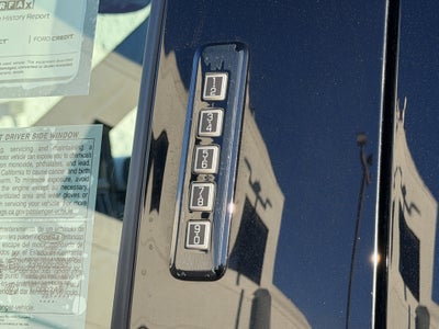 2022 Ford F-150 Lightning Platinum 4WD SuperCrew 5.5' Box