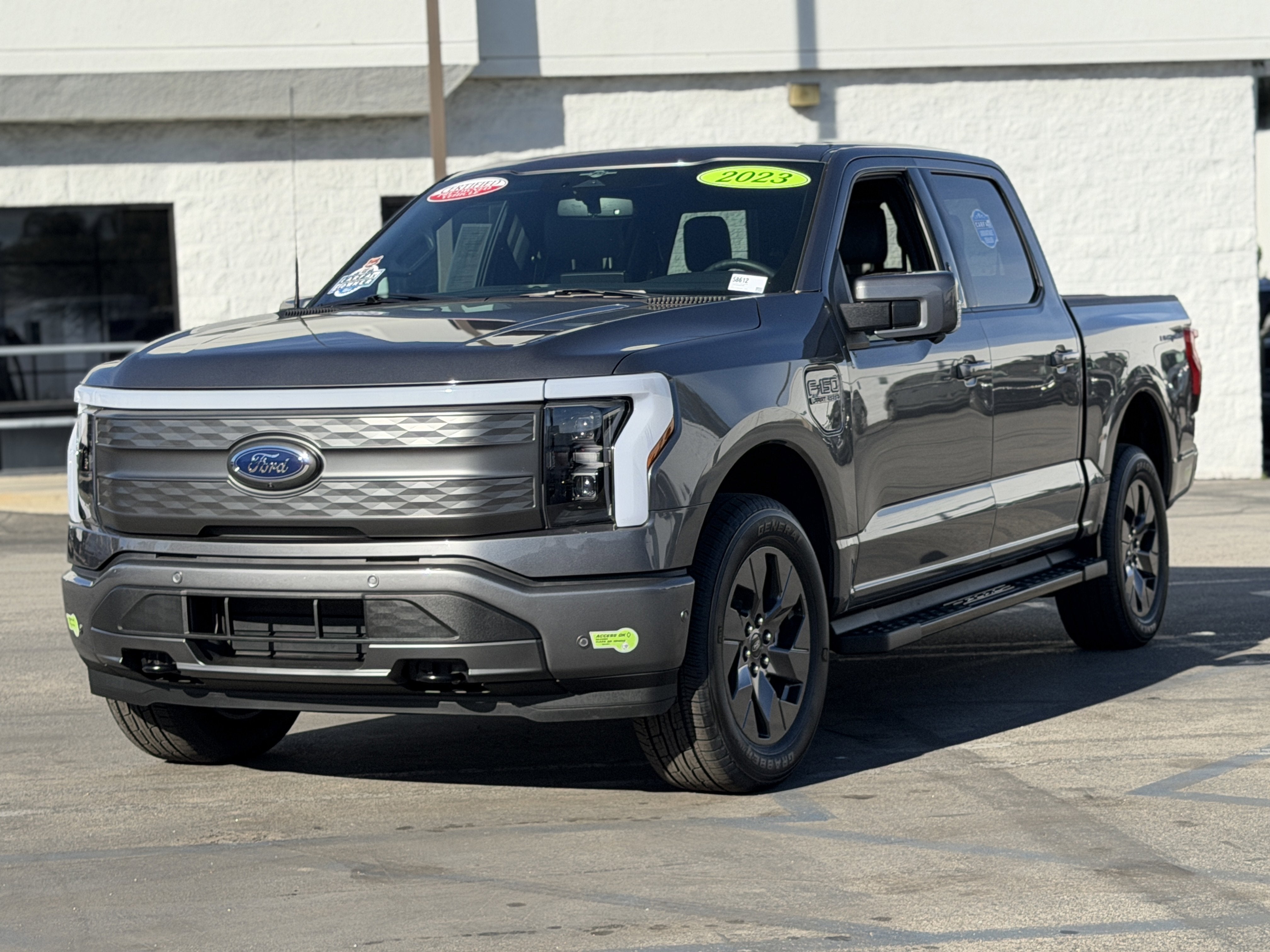 2023 Ford F-150 Lightning LARIAT