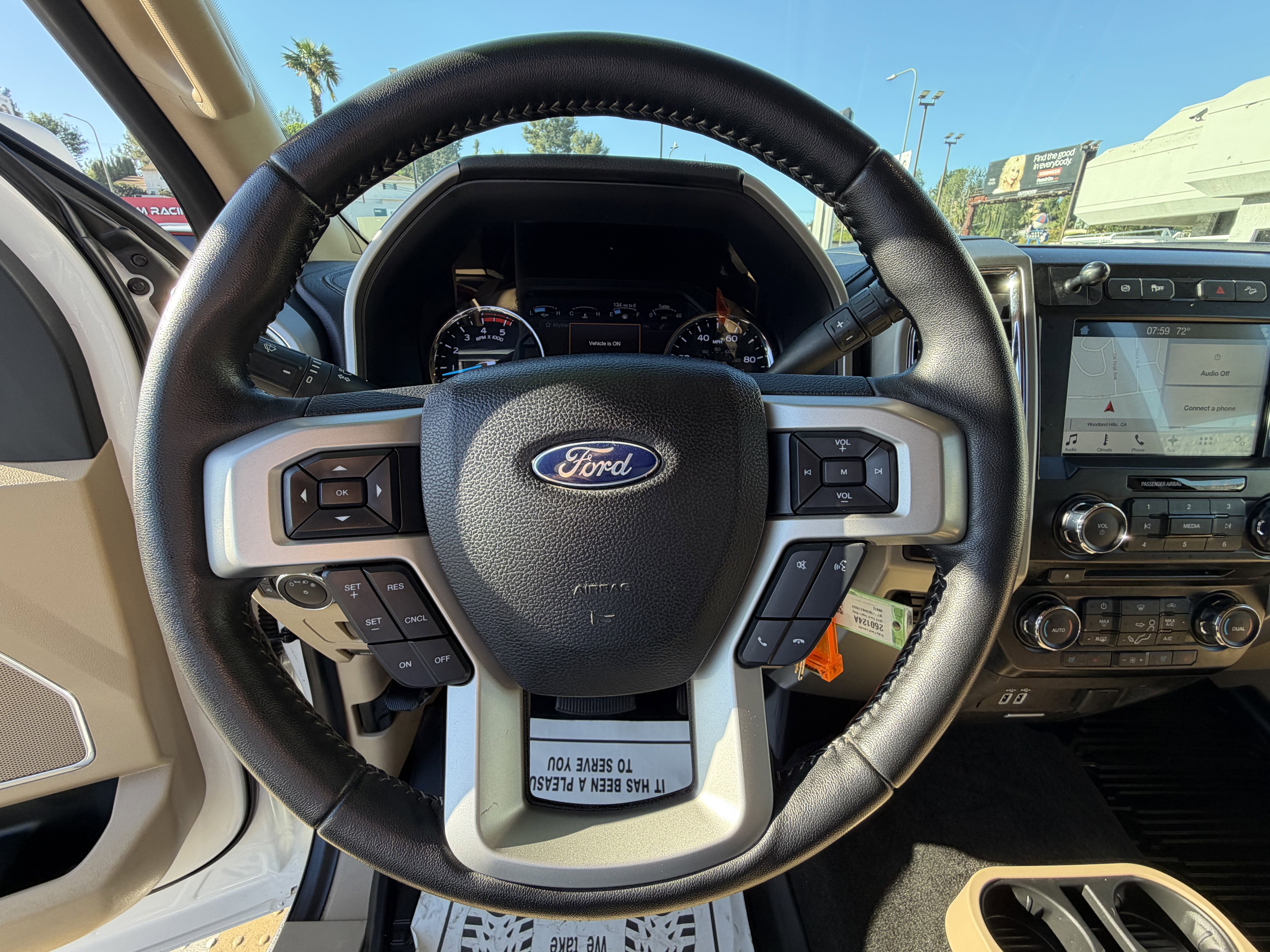 2017 Ford Super Duty F-250 SRW Lariat 4WD Crew Cab 8' Box