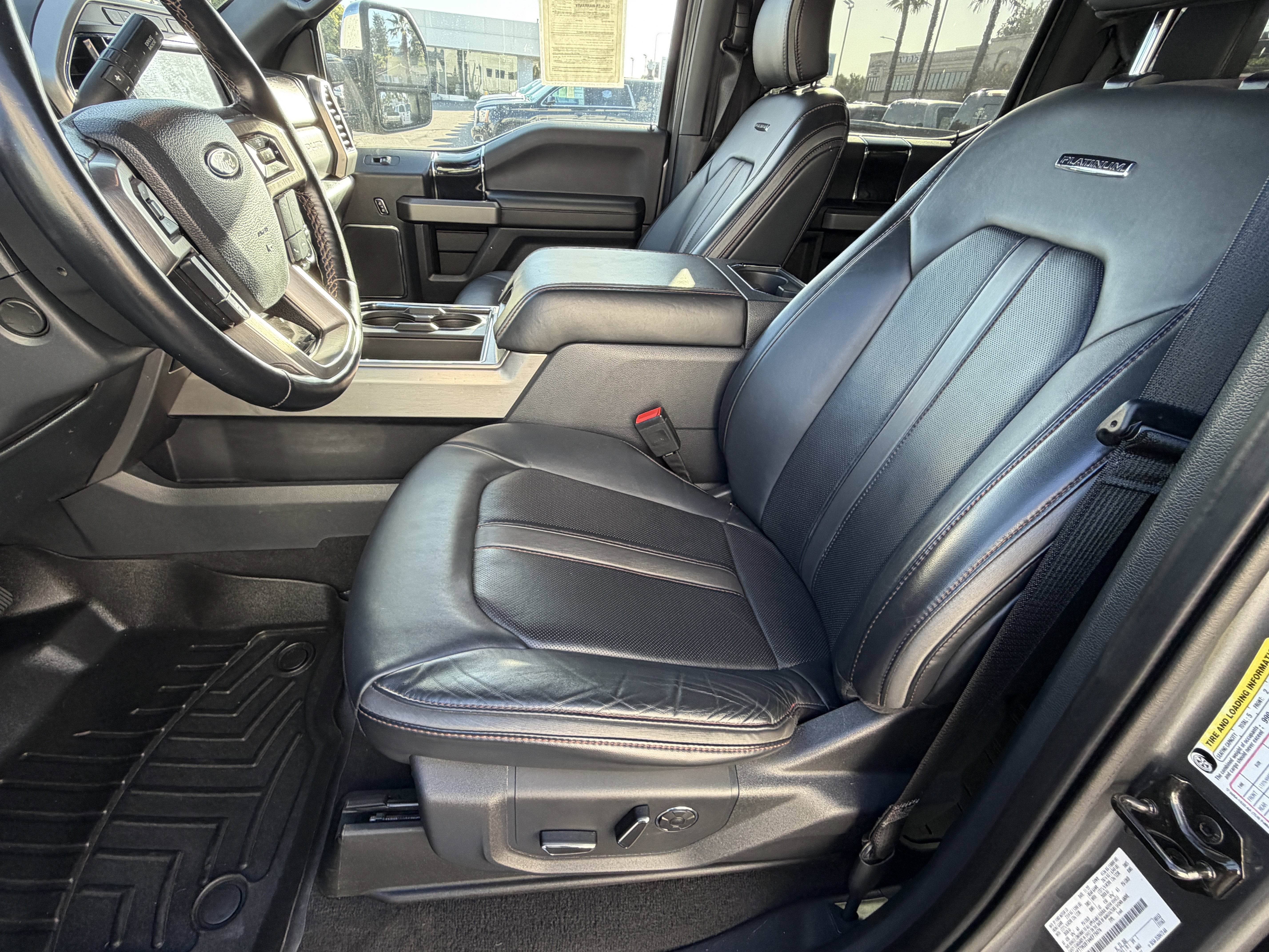 2022 Ford Super Duty F-250 SRW Platinum