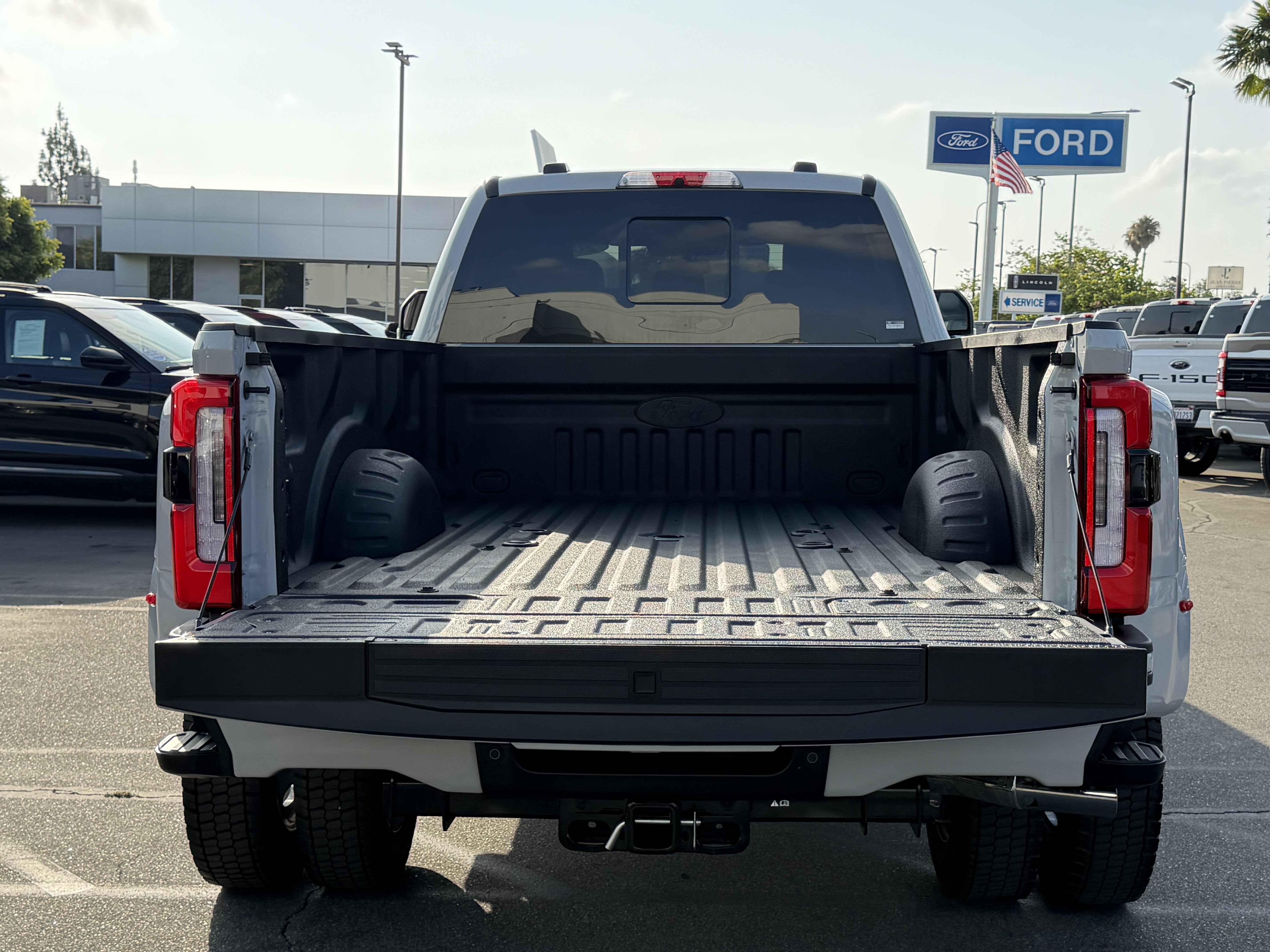 2026 Ford Super Duty F-450 DRW XL 4WD Crew Cab 8' Box