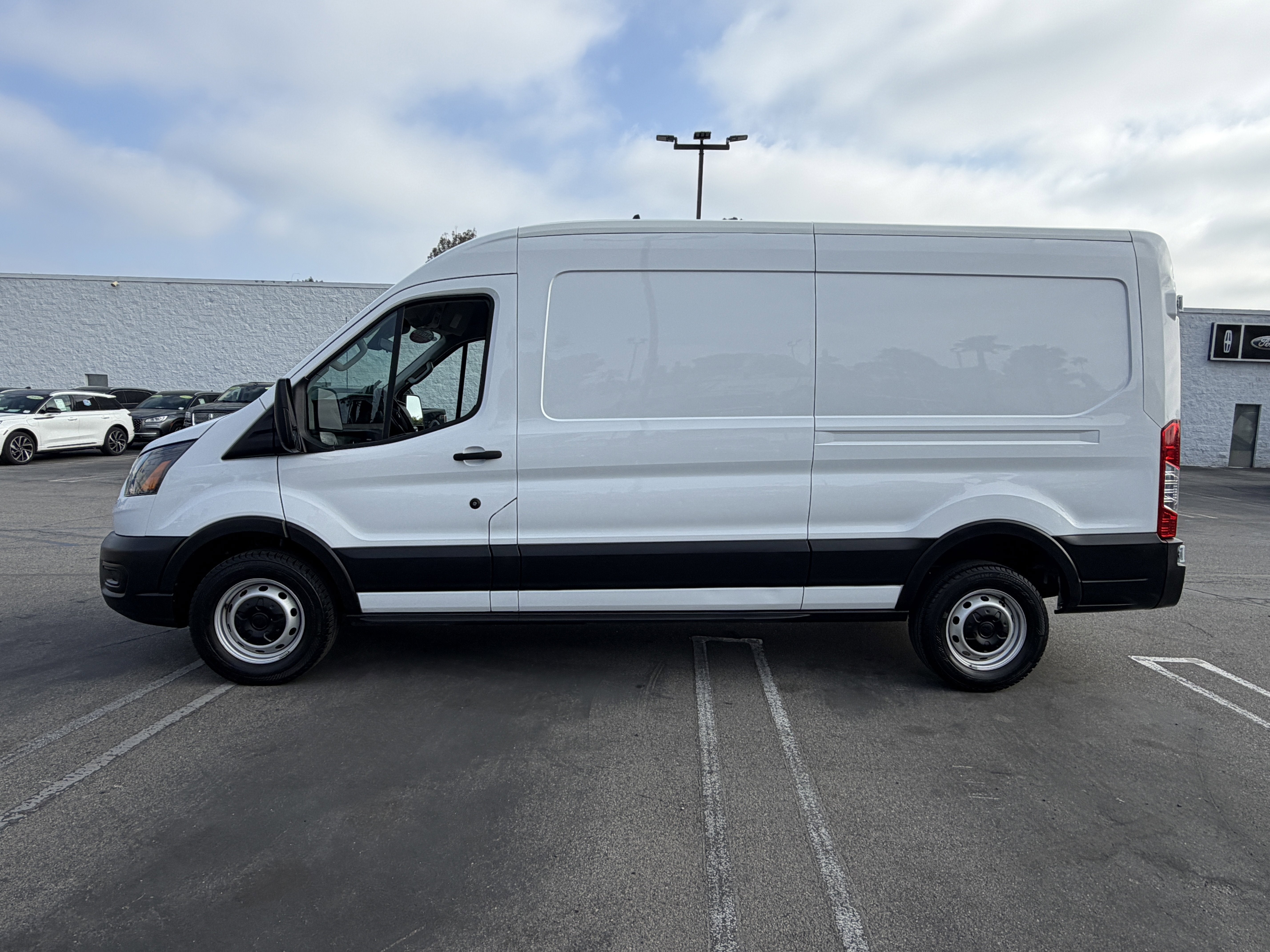 2023 Ford Transit Cargo Van T-250 148 Med Rf 9070 GVWR RWD