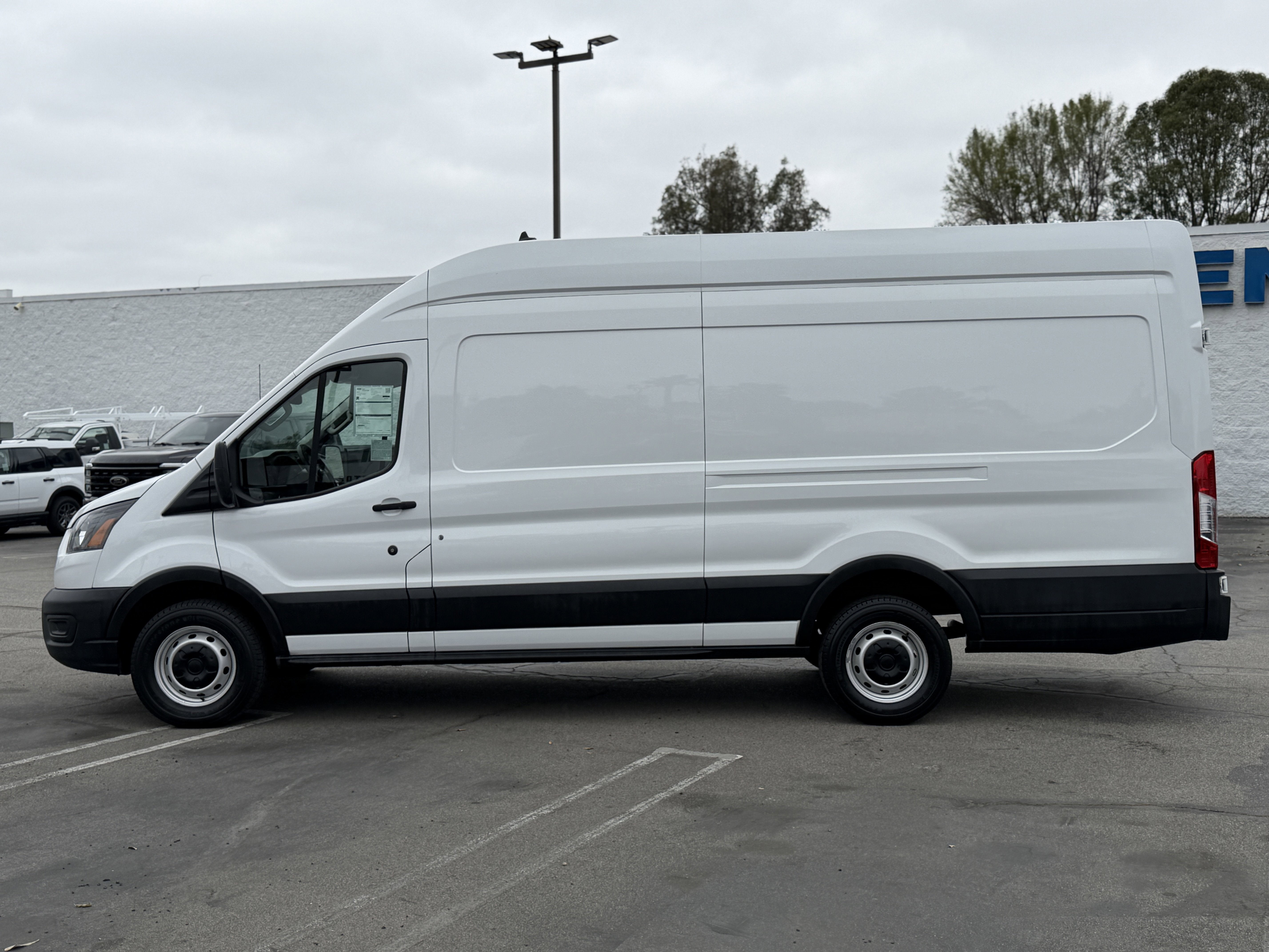 2023 Ford Transit Cargo Van T-250 148 EL Hi Rf 9070 GVWR RWD