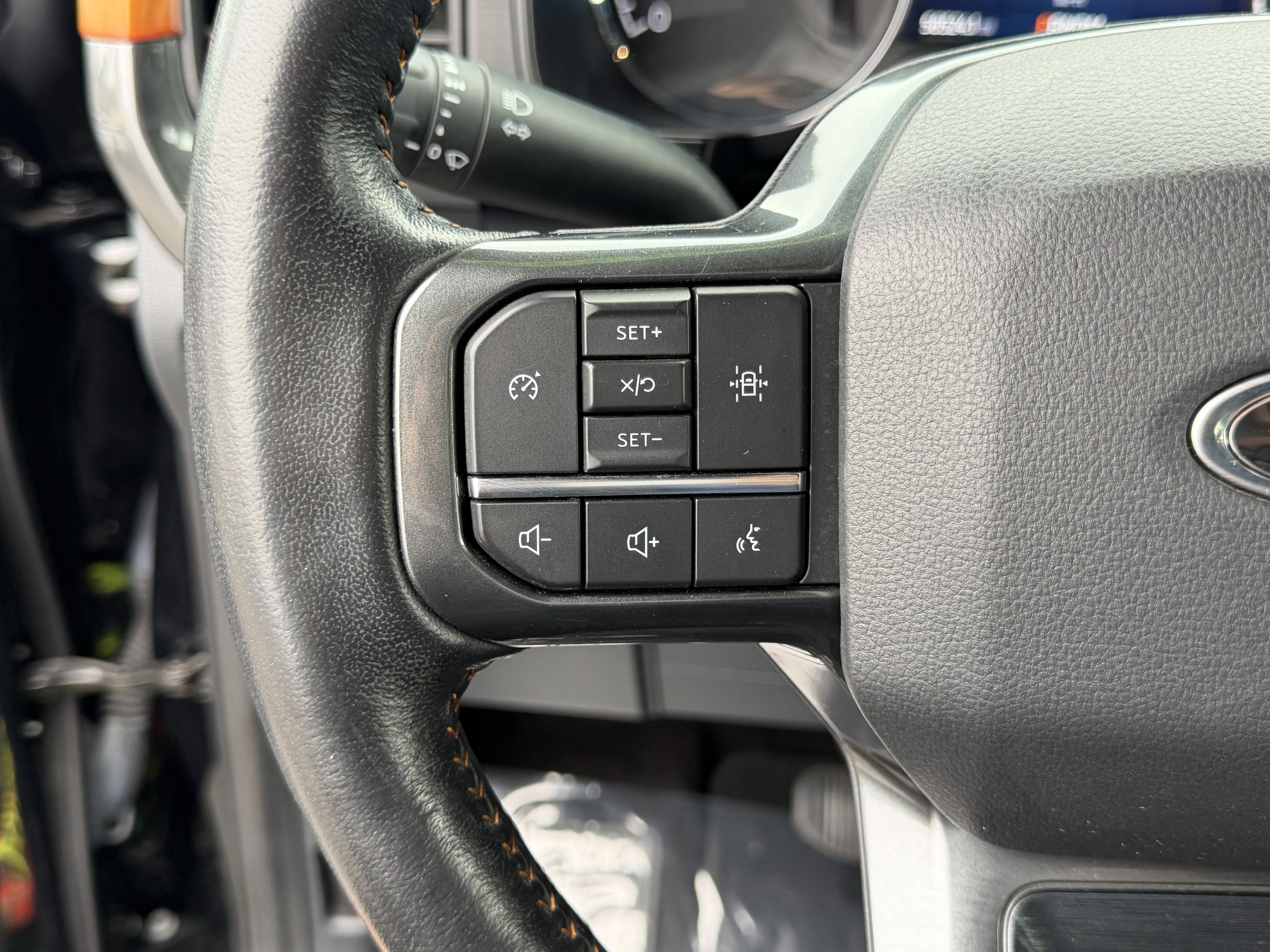 2022 Ford F-150 XL 4WD SuperCrew 5.5' Box