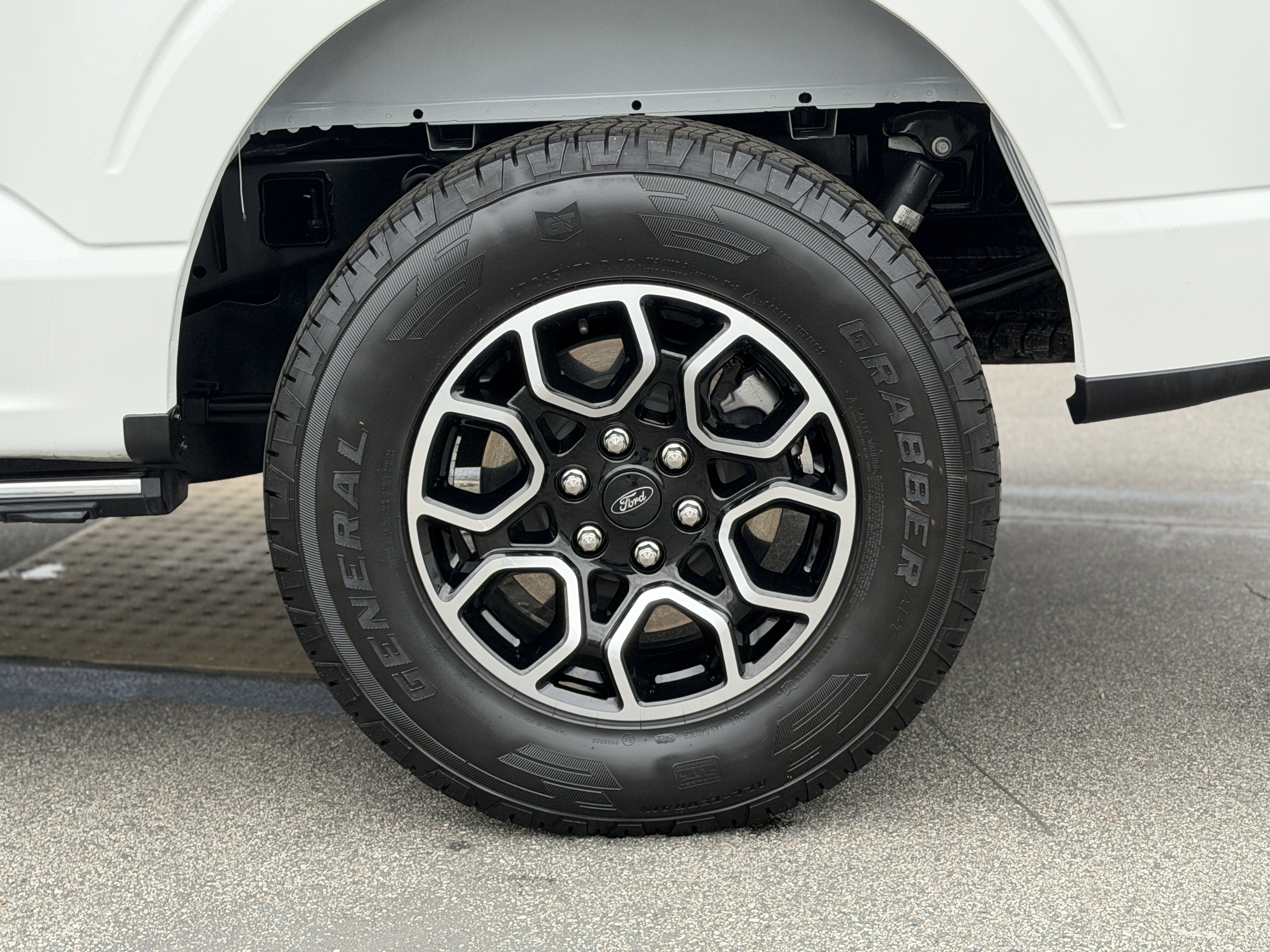 2022 Ford F-150 LARIAT 4WD SuperCrew 5.5' Box