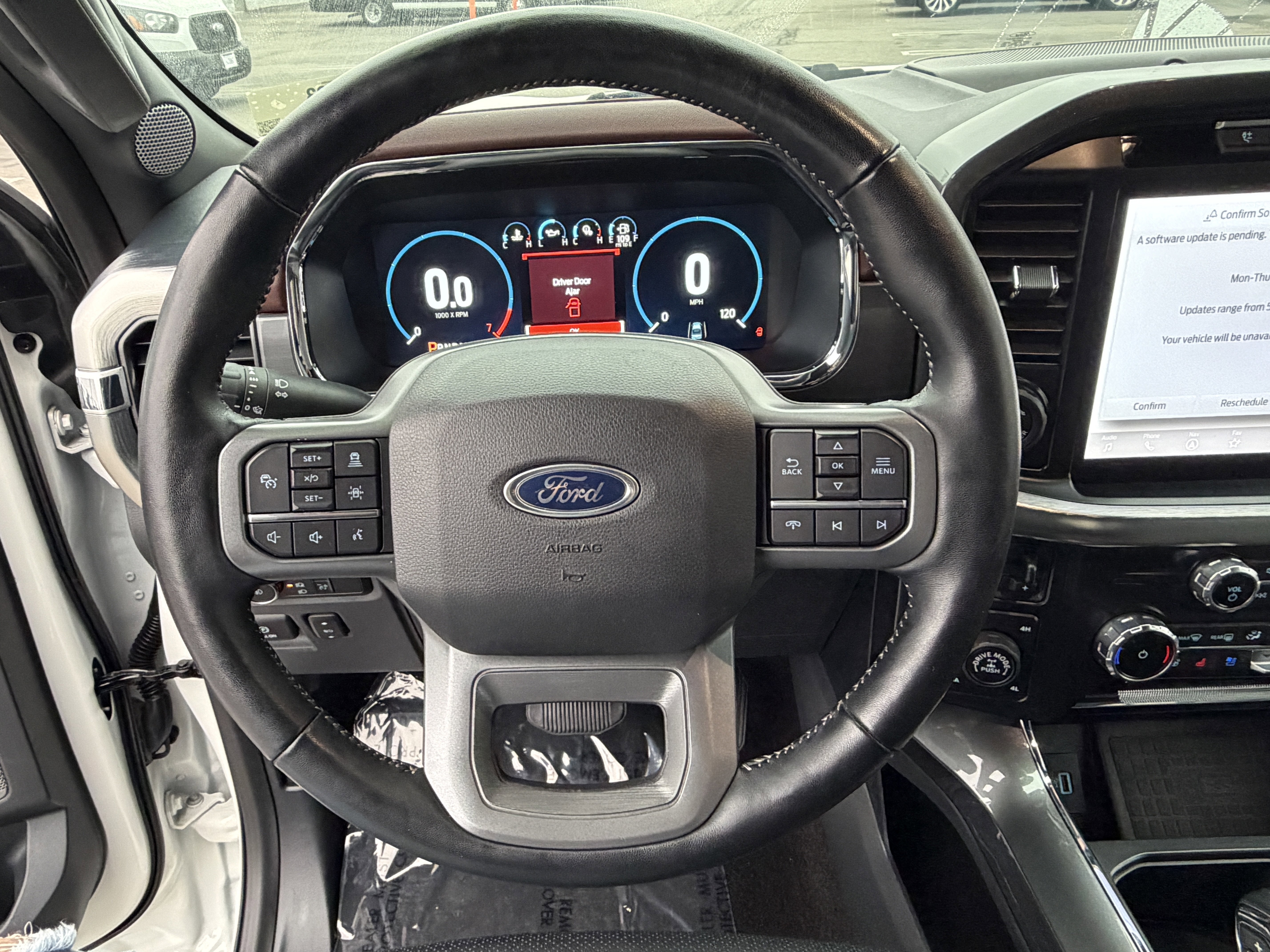 2022 Ford F-150 LARIAT 4WD SuperCrew 5.5' Box