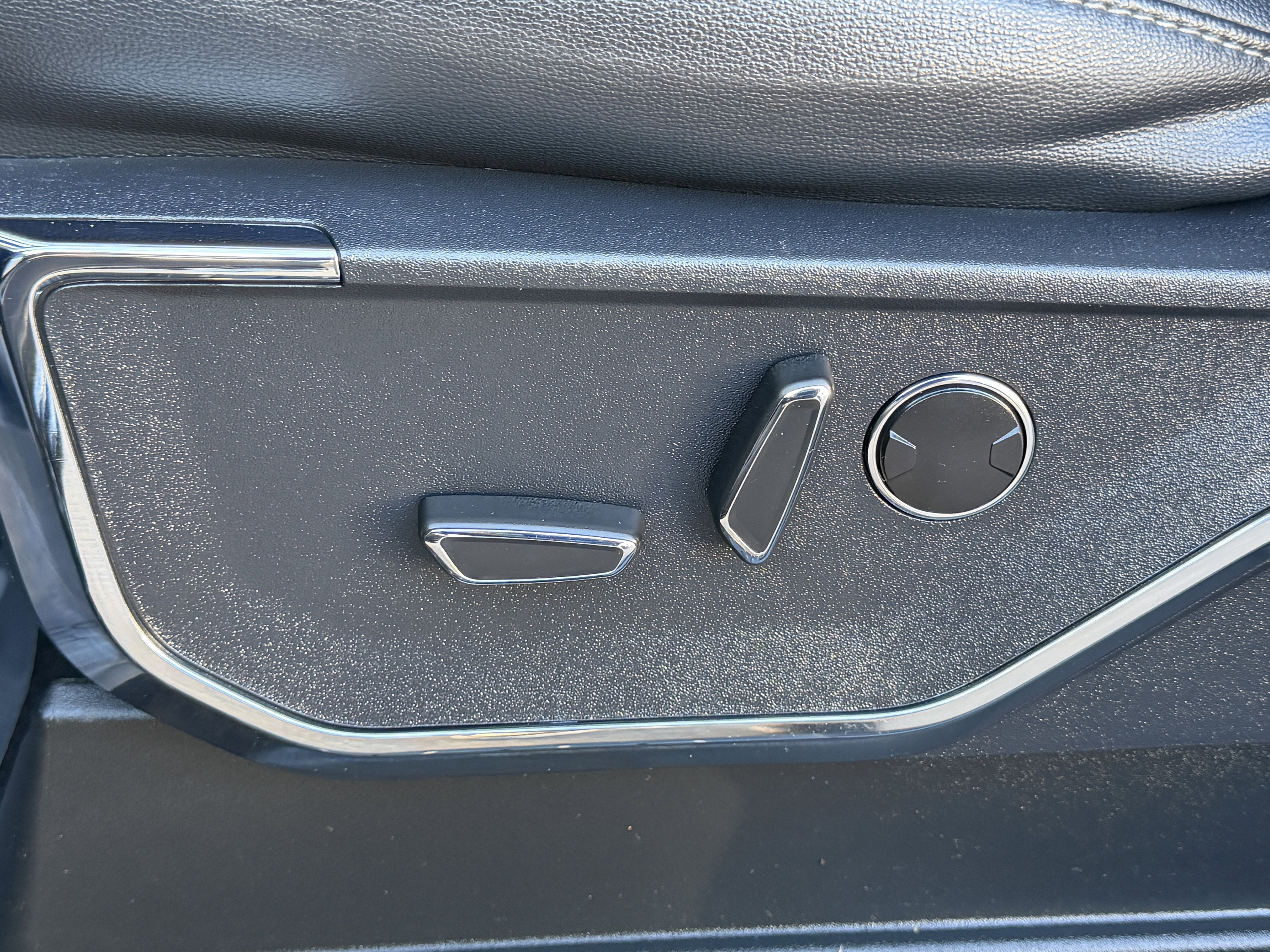 2023 Ford F-150 LARIAT 4WD SuperCrew 5.5' Box