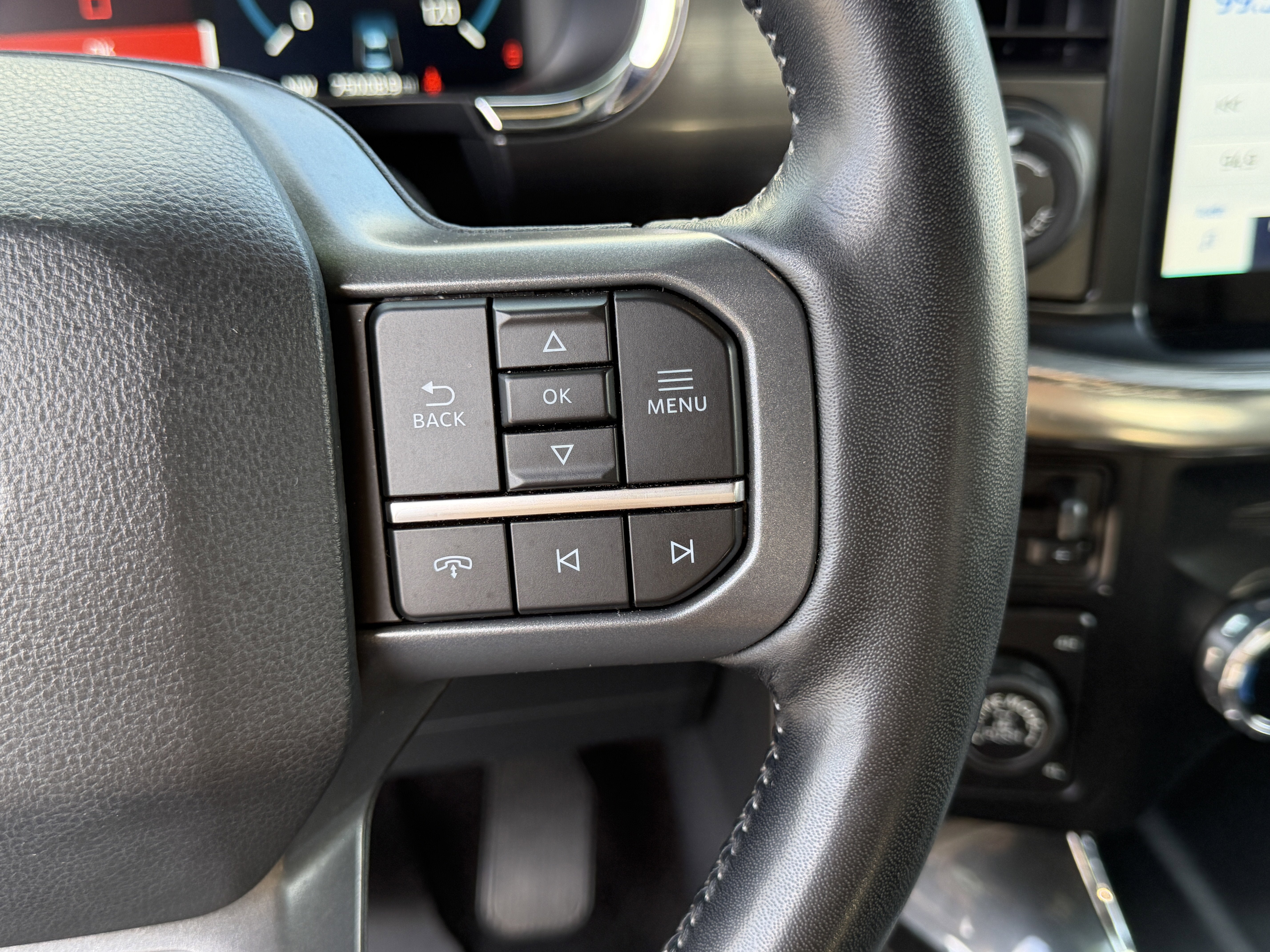 2022 Ford F-150 LARIAT 4WD SuperCrew 5.5' Box