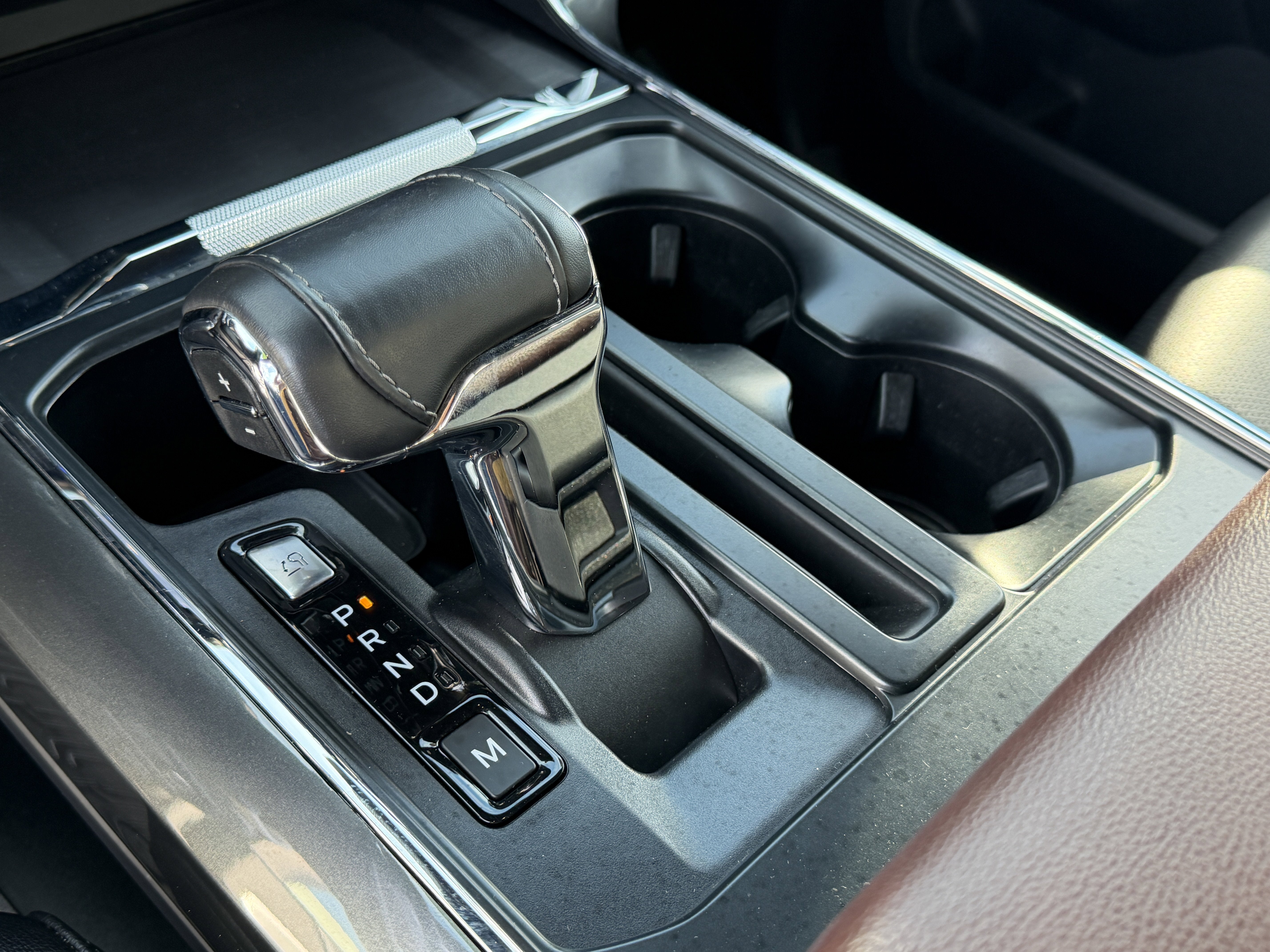 2022 Ford F-150 LARIAT 4WD SuperCrew 5.5' Box