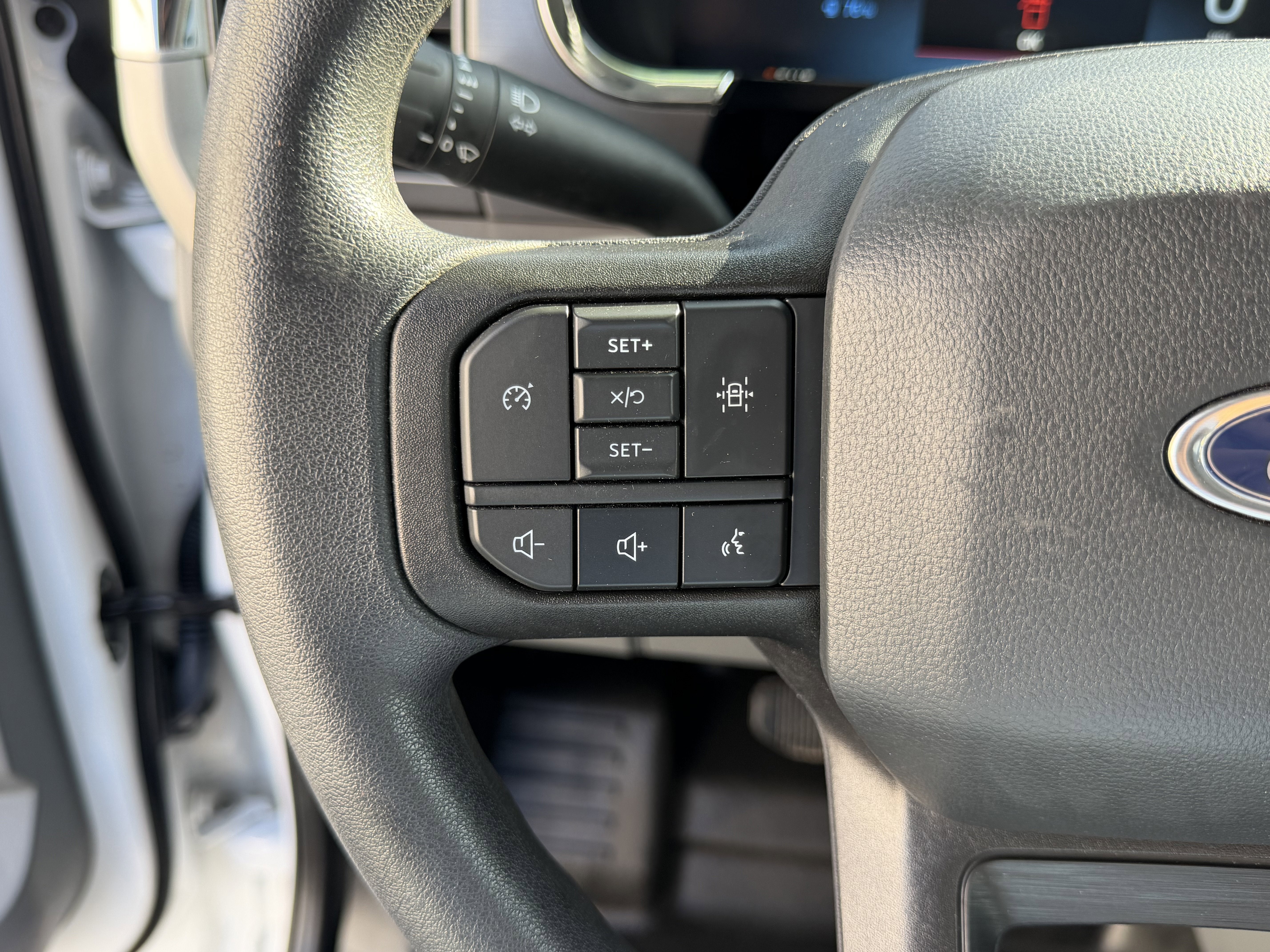 2023 Ford F-150 Lightning Pro 4WD SuperCrew 5.5' Box
