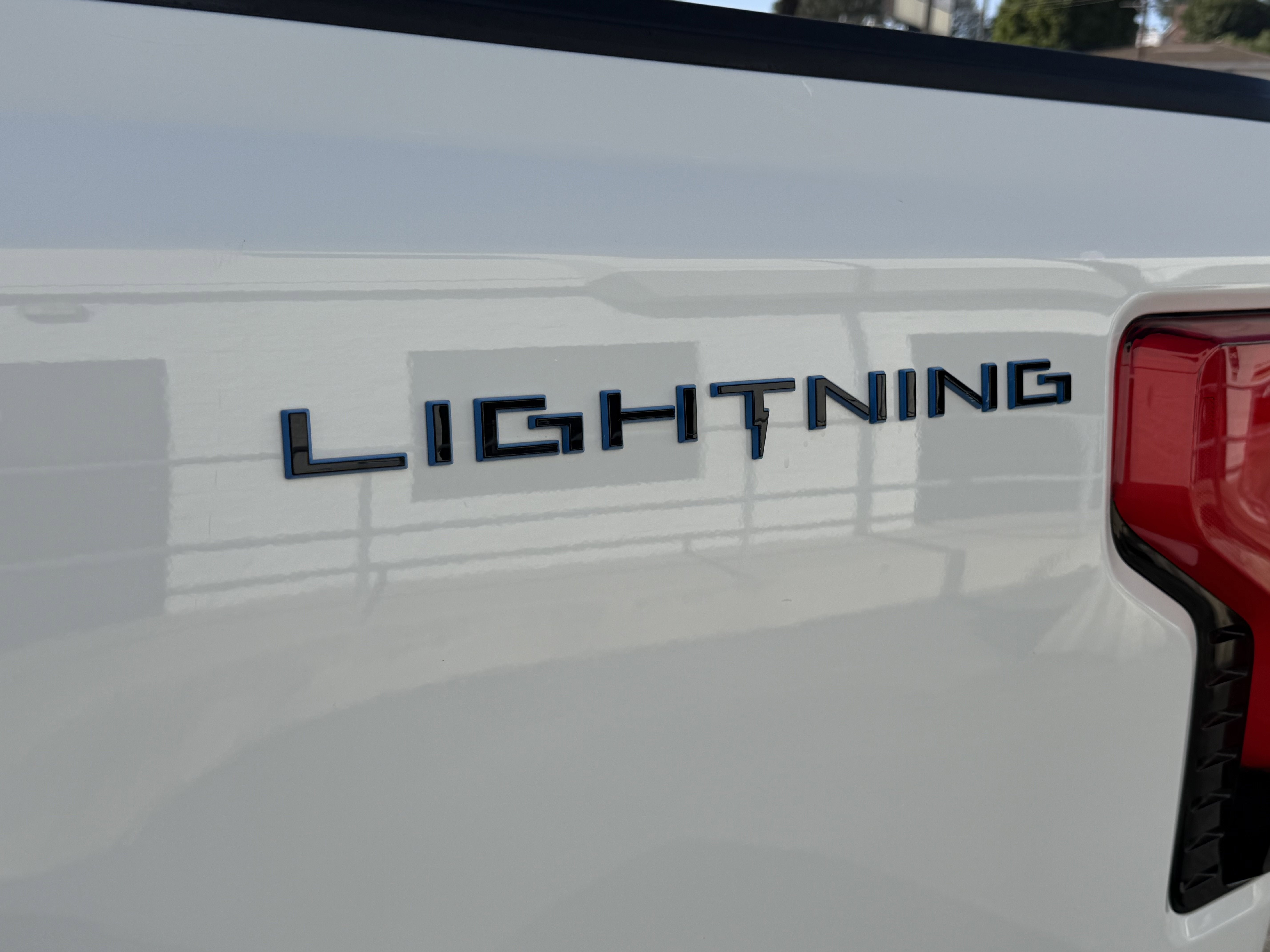 2023 Ford F-150 Lightning Pro 4WD SuperCrew 5.5' Box
