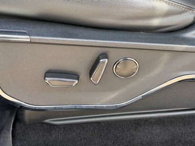 2023 Ford F-150 Lightning LARIAT 4WD SuperCrew 5.5' Box