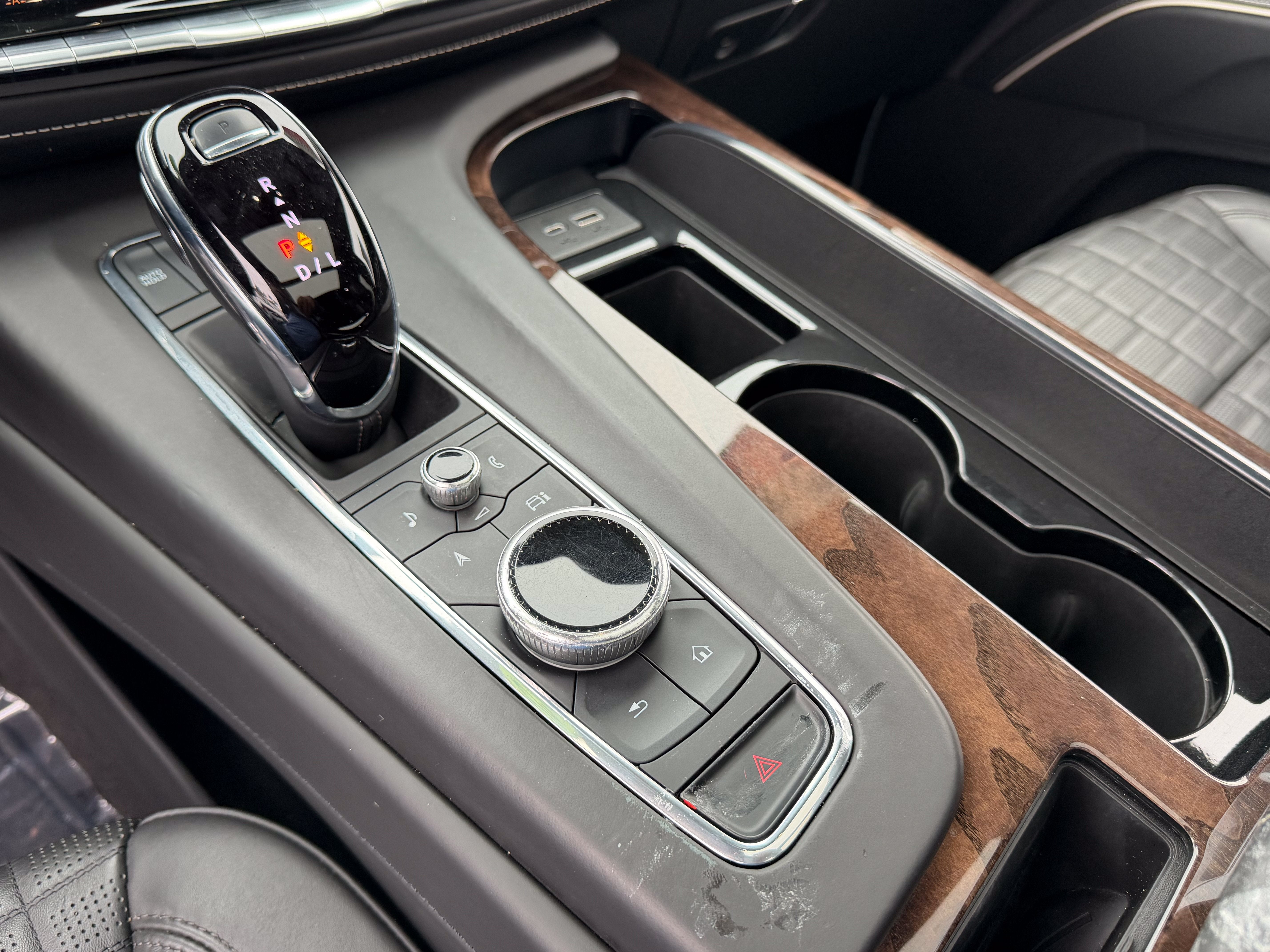 2023 Cadillac Escalade 4WD Sport Platinum