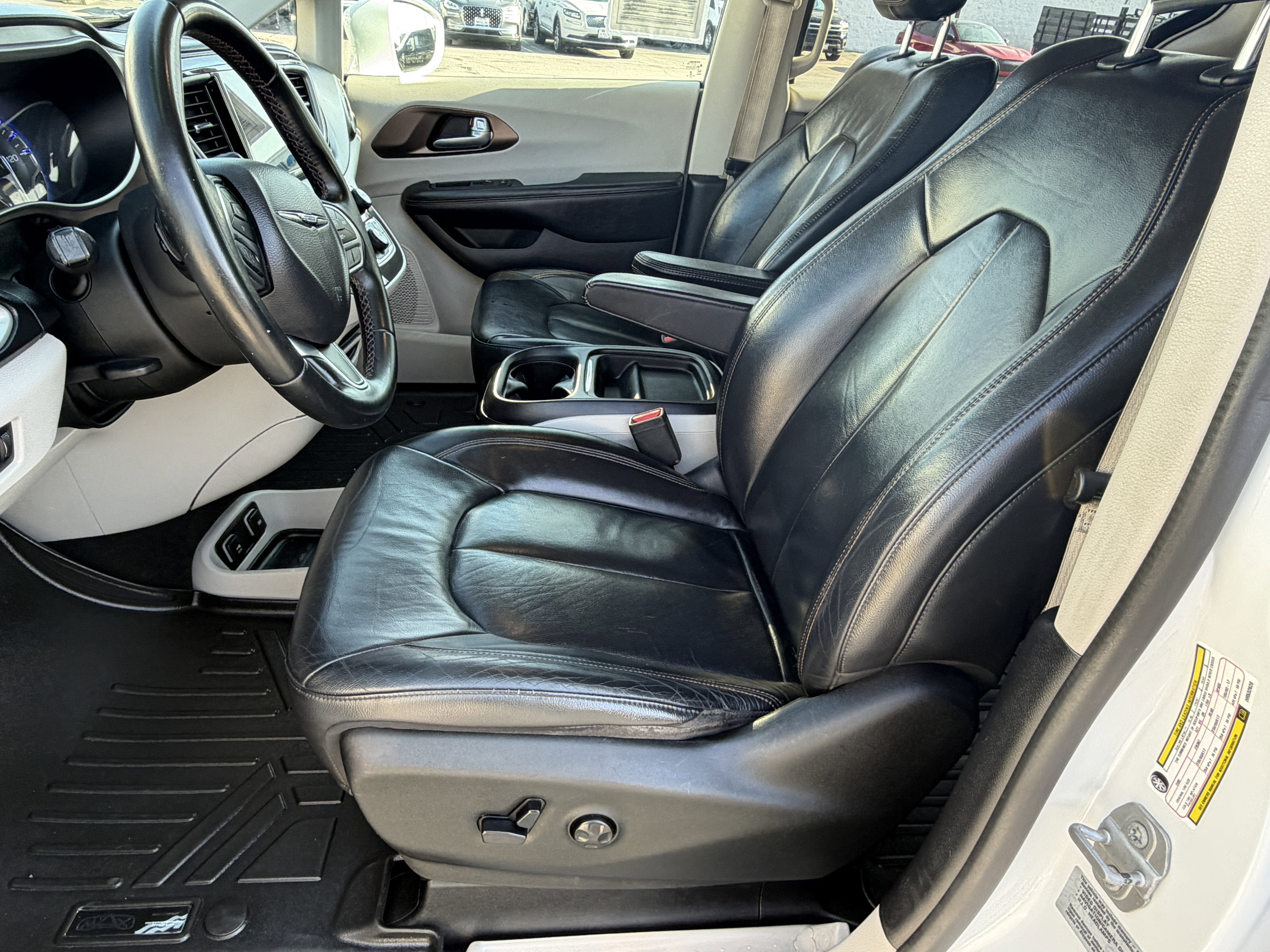 2017 Chrysler Pacifica Touring-L