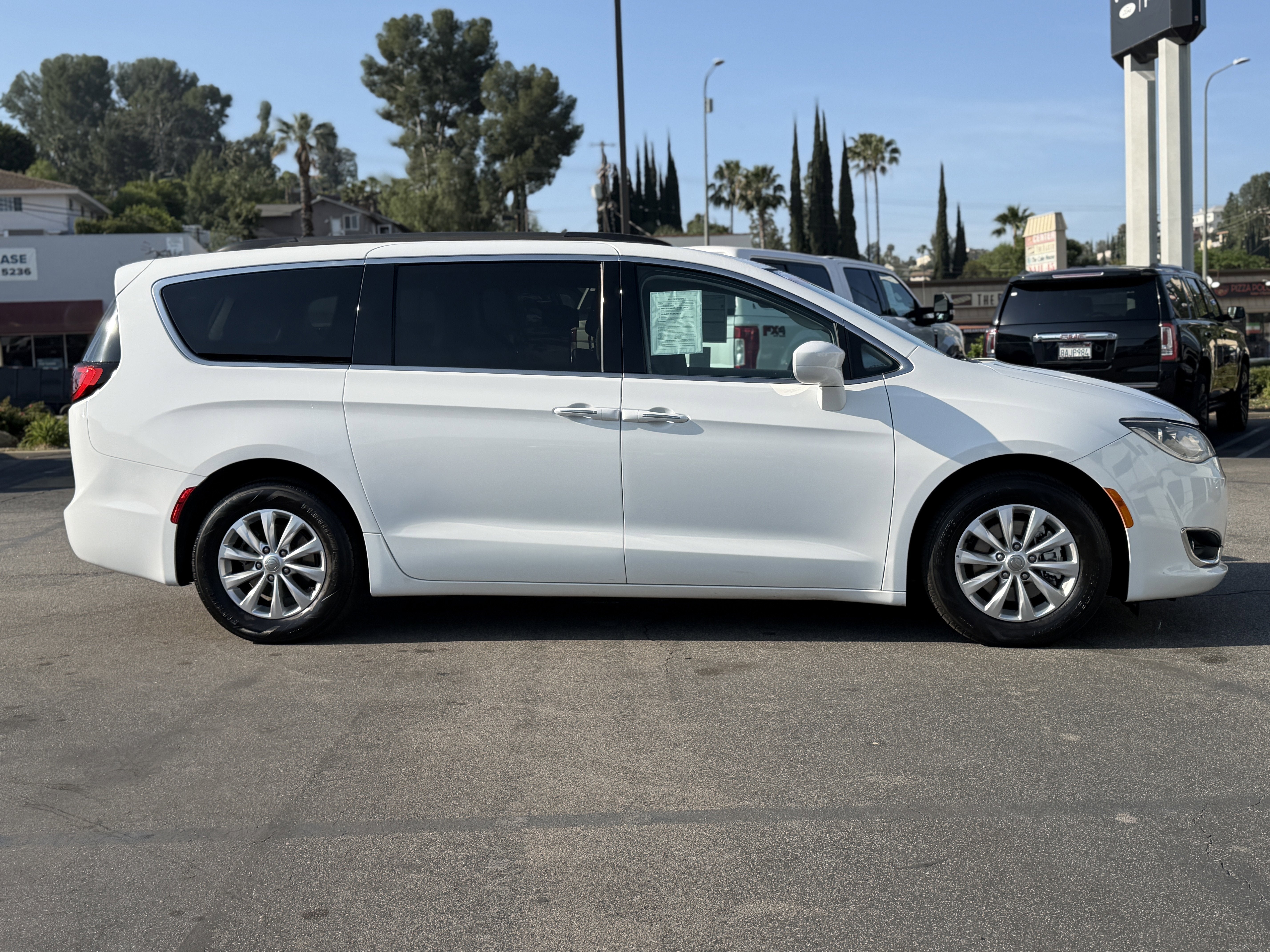 2017 Chrysler Pacifica Touring-L