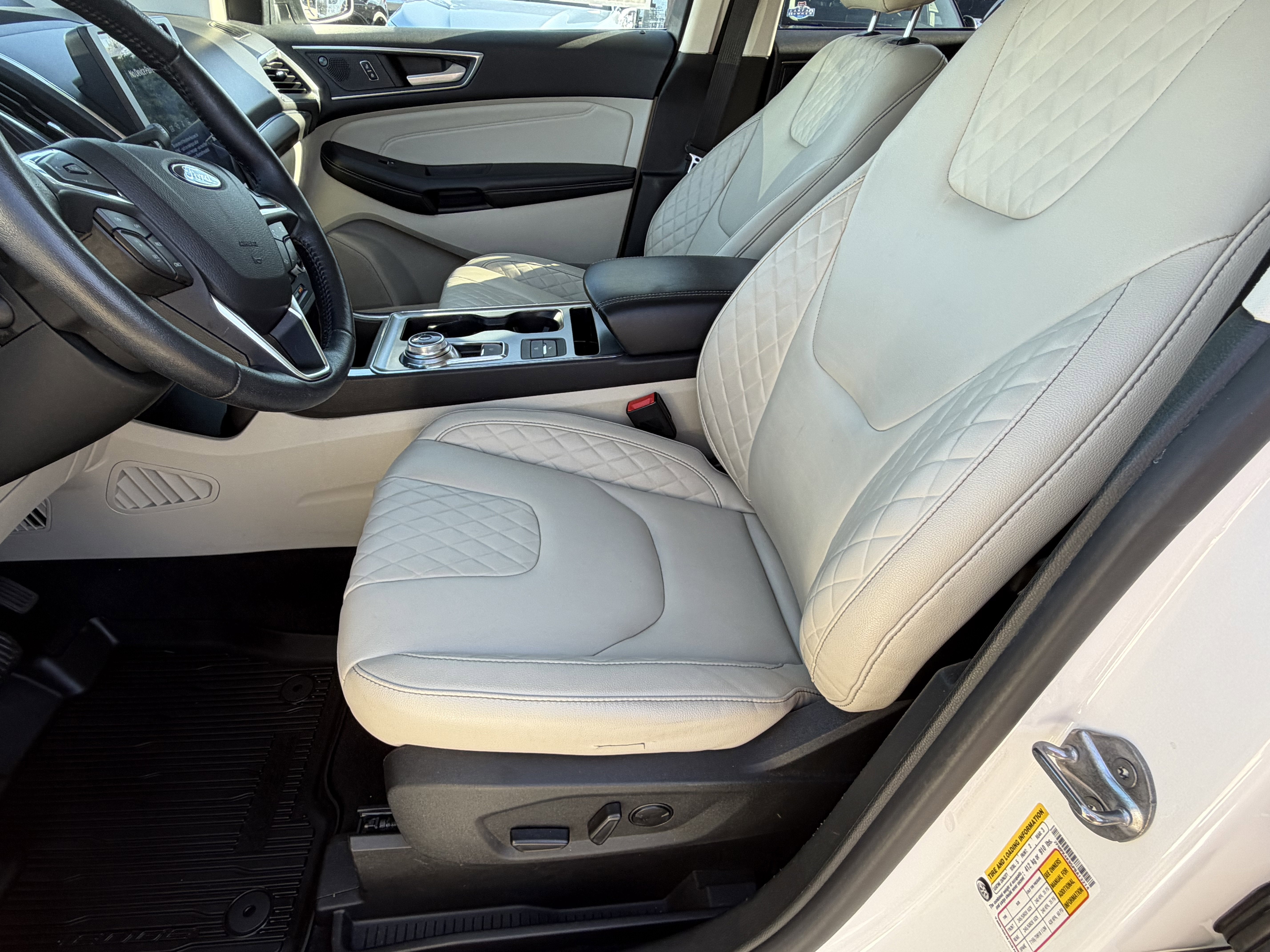 2023 Ford Edge Titanium