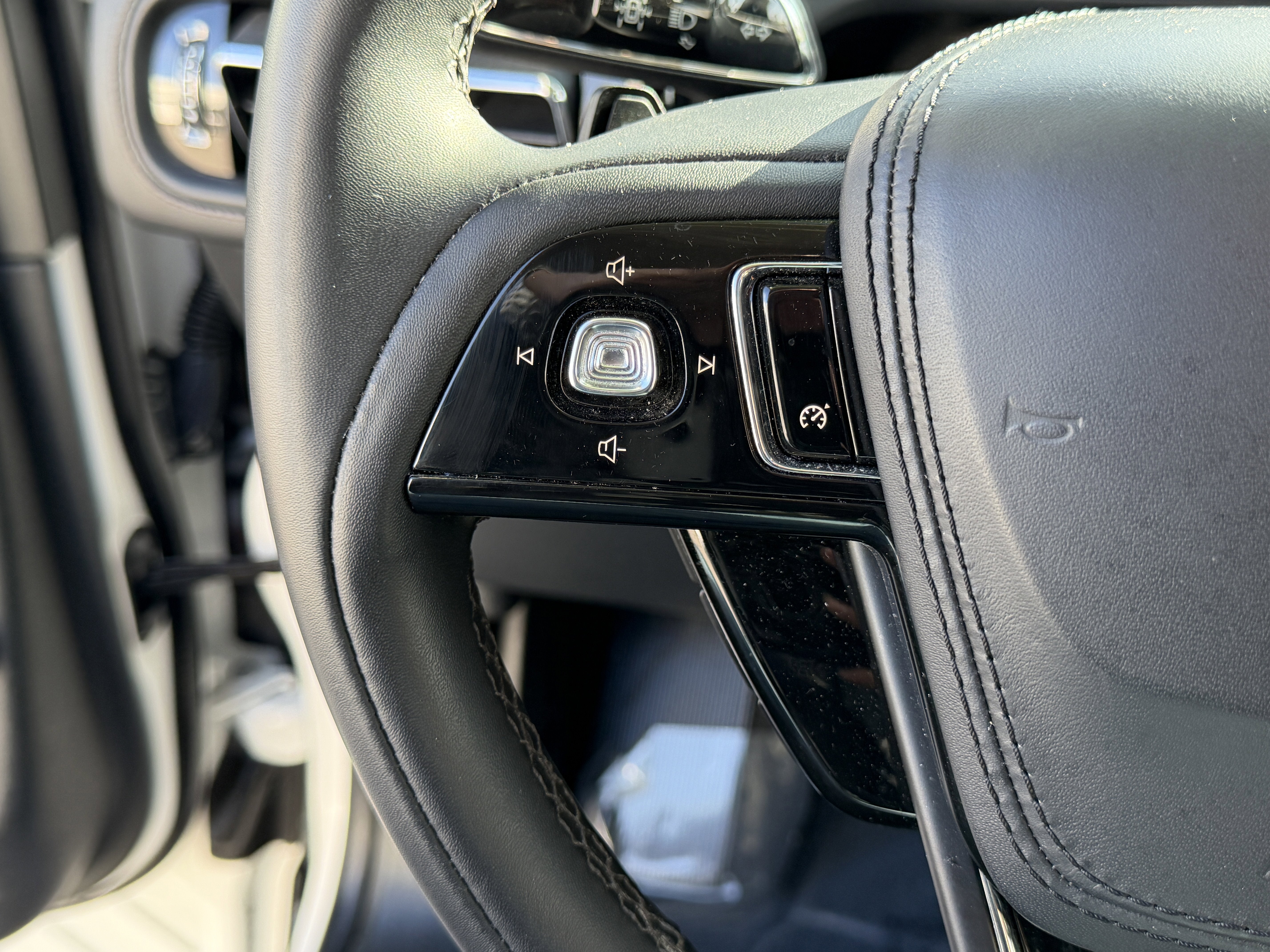 2023 Lincoln Aviator Standard