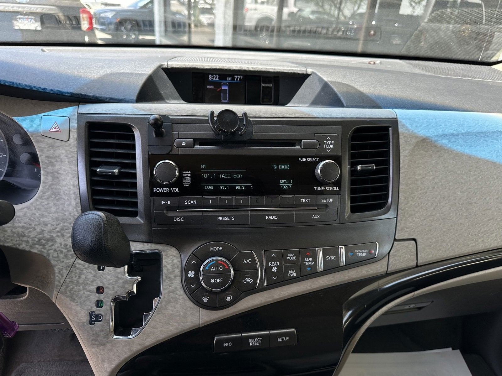 2014 Toyota Sienna L 7 Passenger