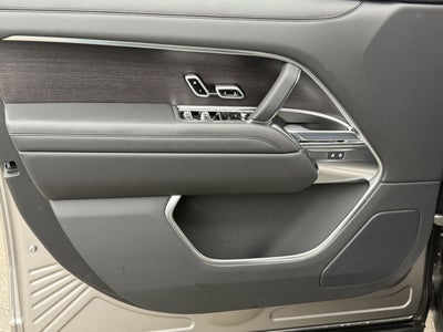 2025 Land Rover Range Rover SE