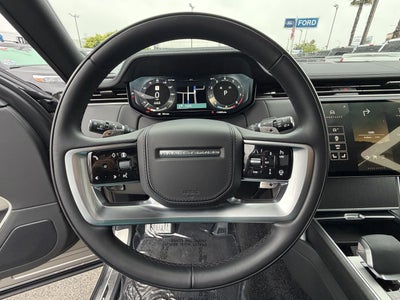 2025 Land Rover Range Rover SE