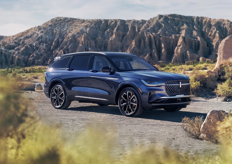 A 2024 Lincoln Nautilus® SUV is parked in a desert national park. | Vista Lincoln Woodland Hills in Woodland Hills CA