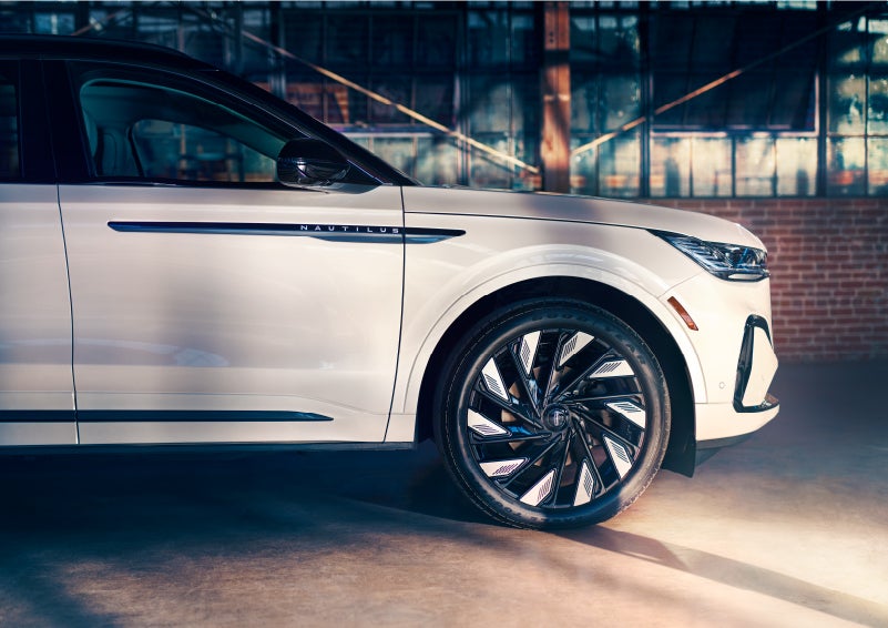 The wheels of the available Jet Appearance Package are highlighted. | Vista Lincoln Woodland Hills in Woodland Hills CA