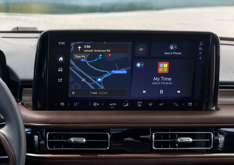 The 13.2-inch LCD touchscreen is showcased. | Vista Lincoln Woodland Hills in Woodland Hills CA